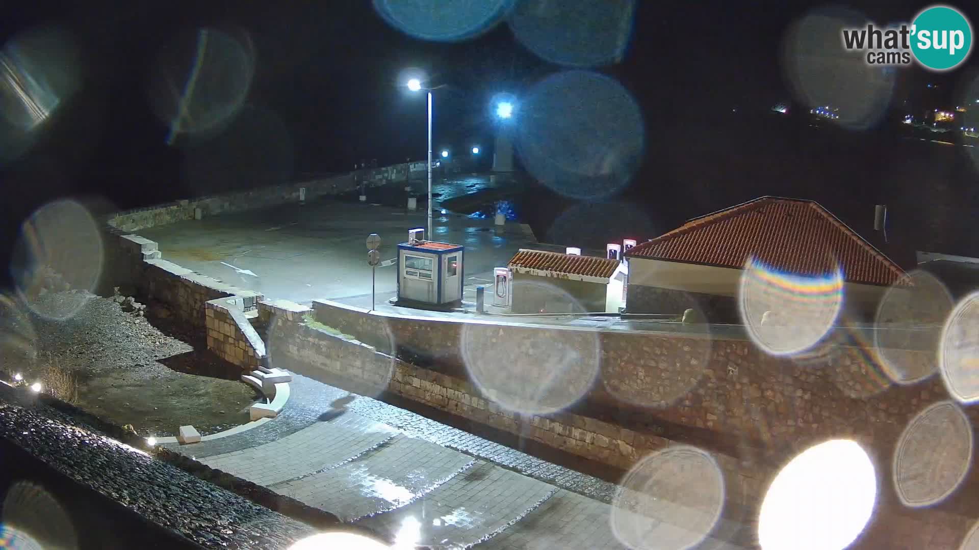 Senj Hafen Webcam – Wellenbrecher & Leuchtturm Liveblick