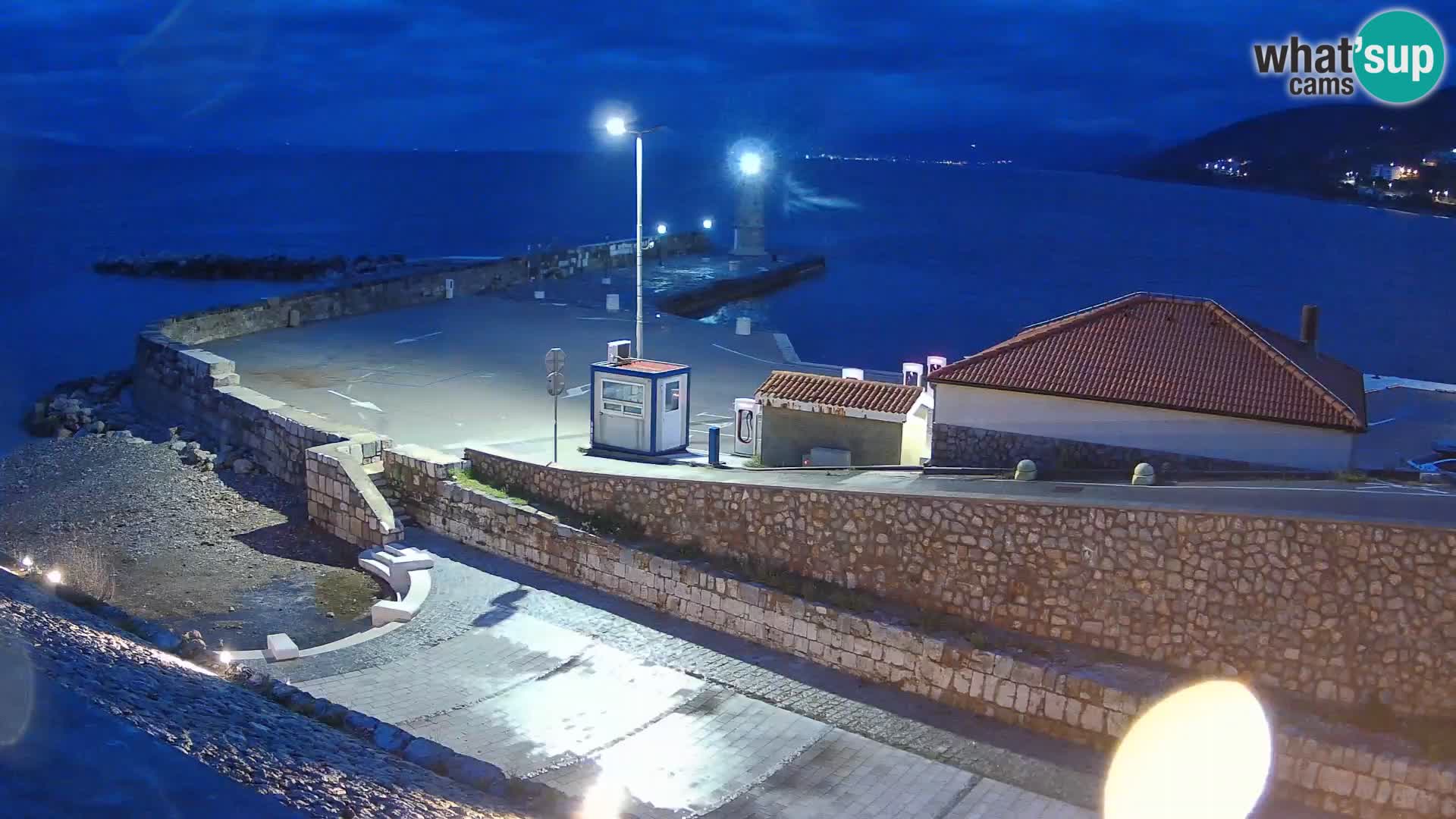 Webcam puerto de Senj – Rompeolas y faro en directo