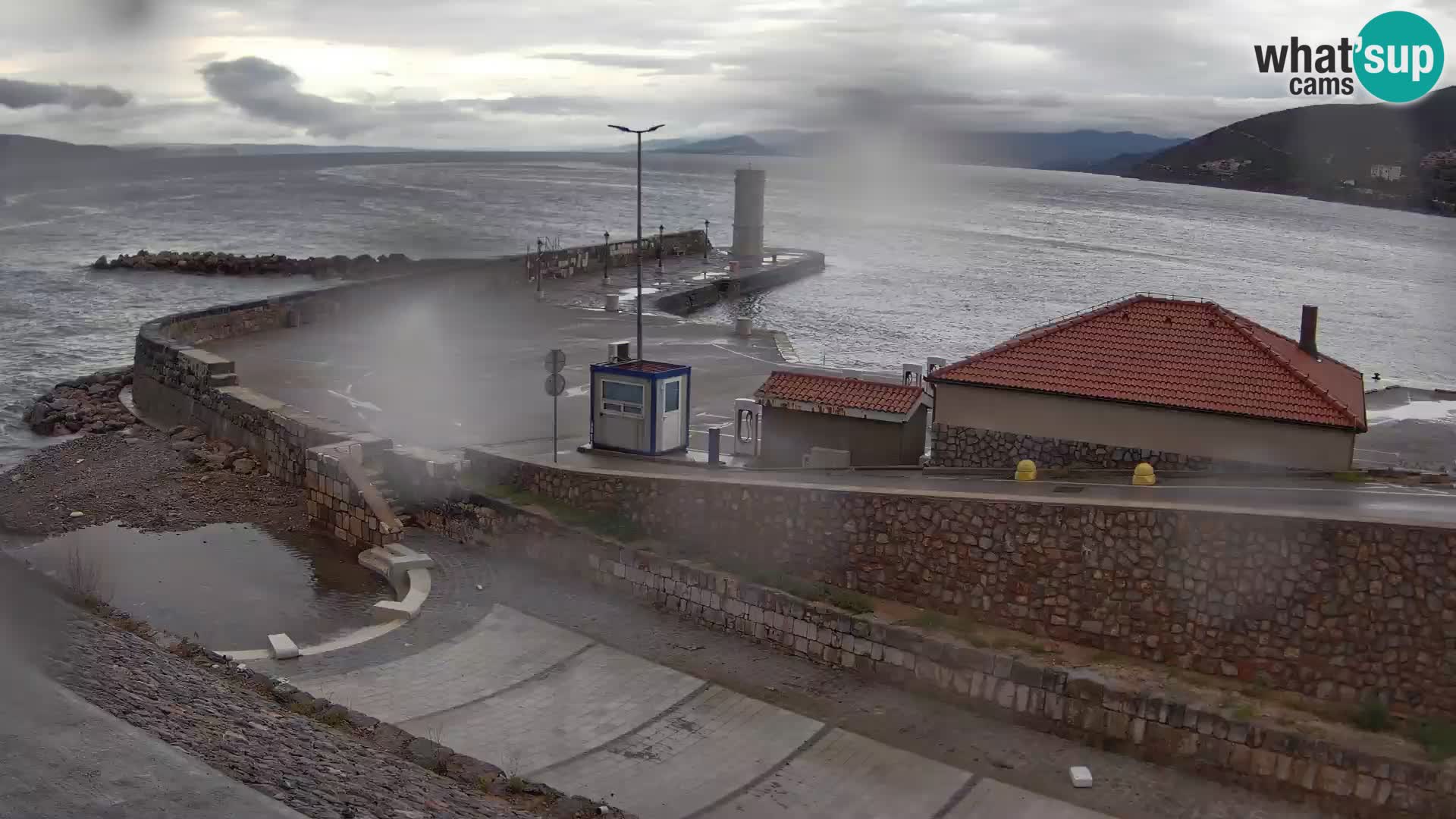 Webcam Porto di Segna – Frangiflutti e Faro in diretta