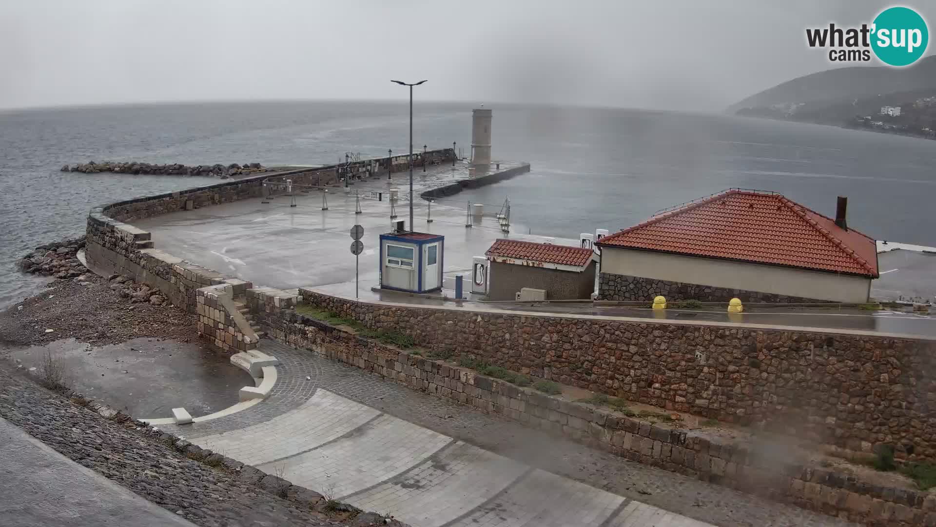 Webcam Porto di Segna – Frangiflutti e Faro in diretta