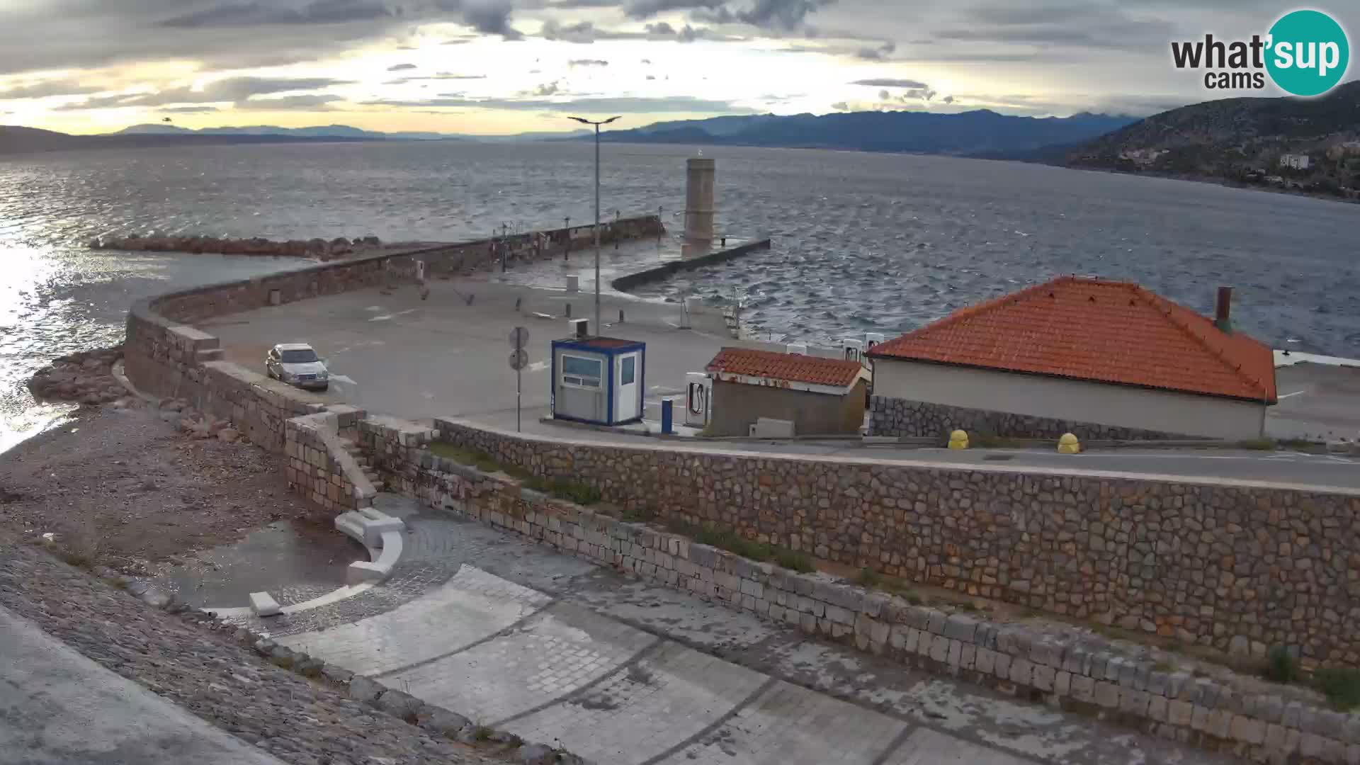 Webcam Porto di Segna – Frangiflutti e Faro in diretta