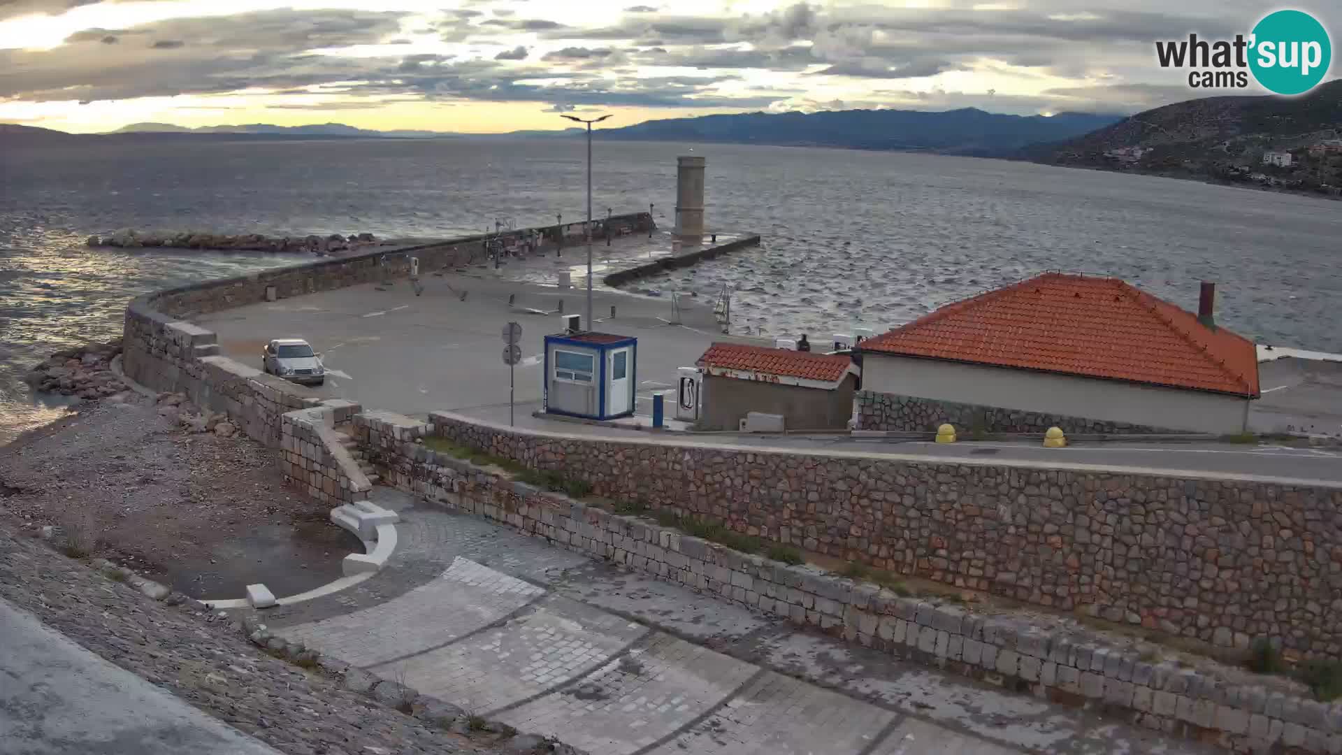 Webcam puerto de Senj – Rompeolas y faro en directo