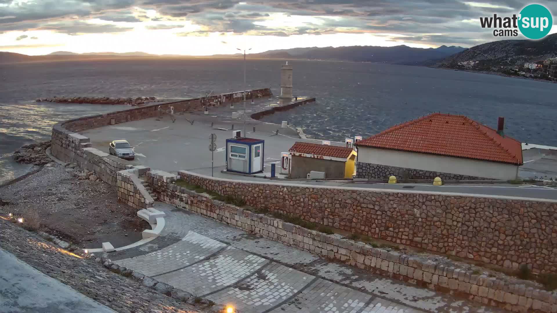 Senj Hafen Webcam – Wellenbrecher & Leuchtturm Liveblick