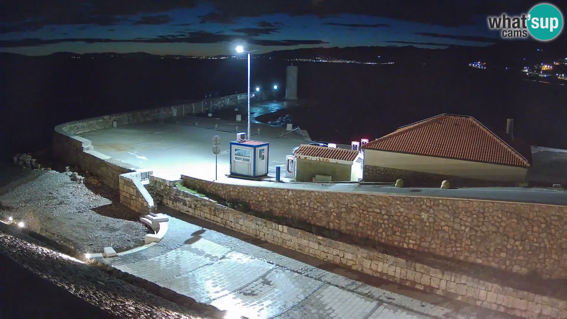 Senj Hafen Webcam – Wellenbrecher & Leuchtturm Liveblick