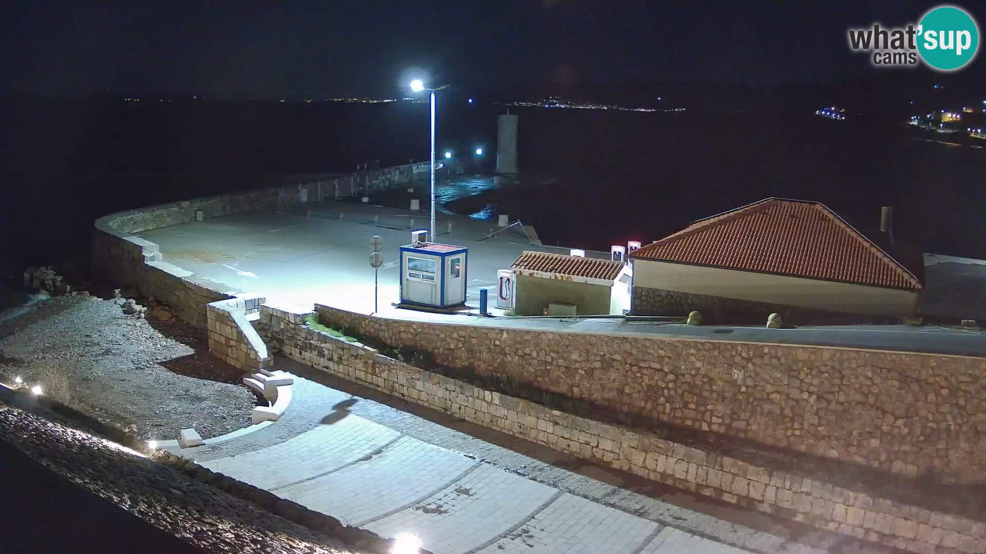 Webcam port de Senj – Vue sur la jetée et le phare