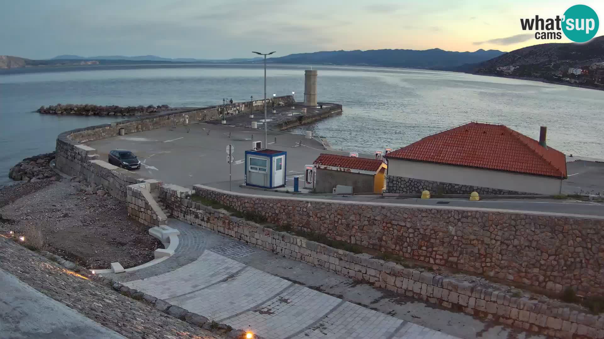 Webcam puerto de Senj – Rompeolas y faro en directo