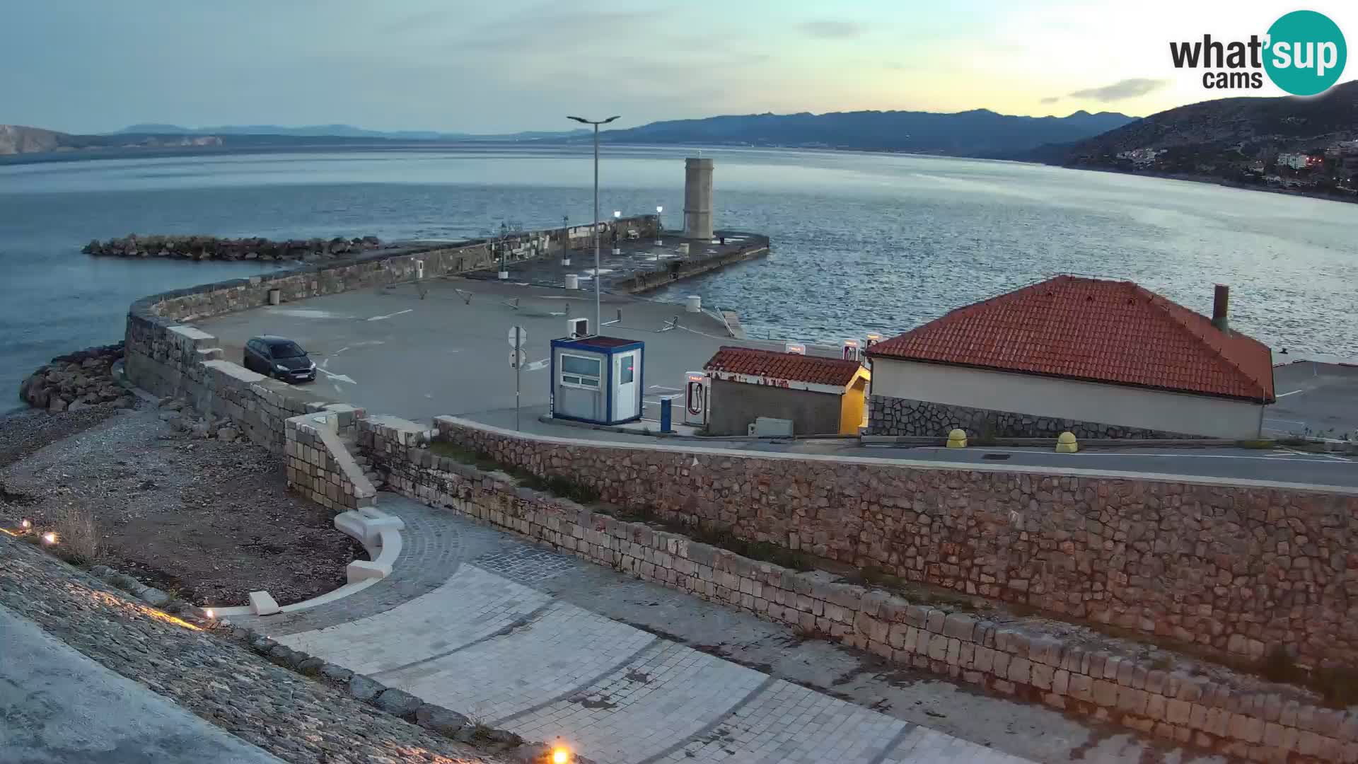 Webcam puerto de Senj – Rompeolas y faro en directo