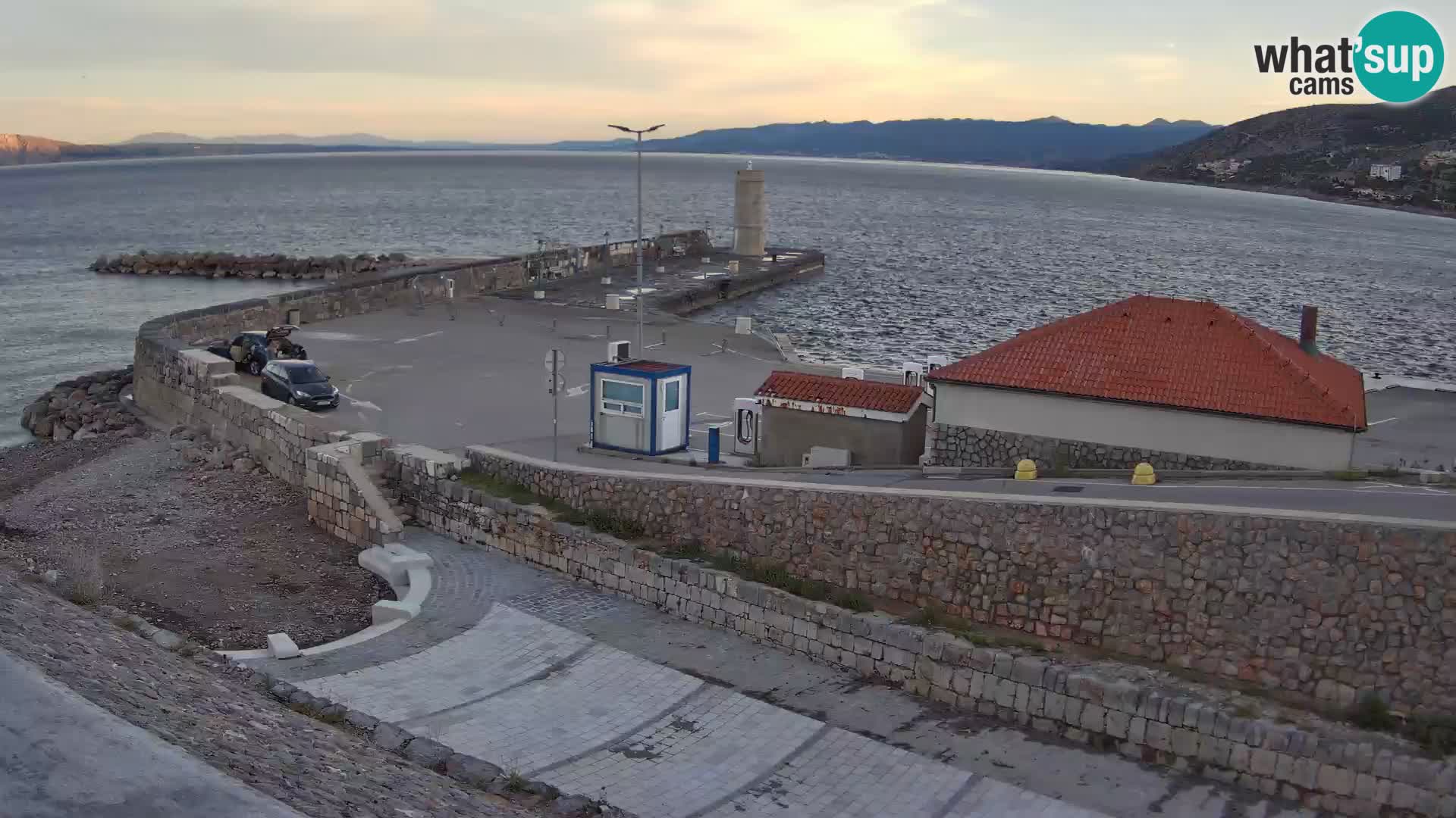 Senj Hafen Webcam – Wellenbrecher & Leuchtturm Liveblick