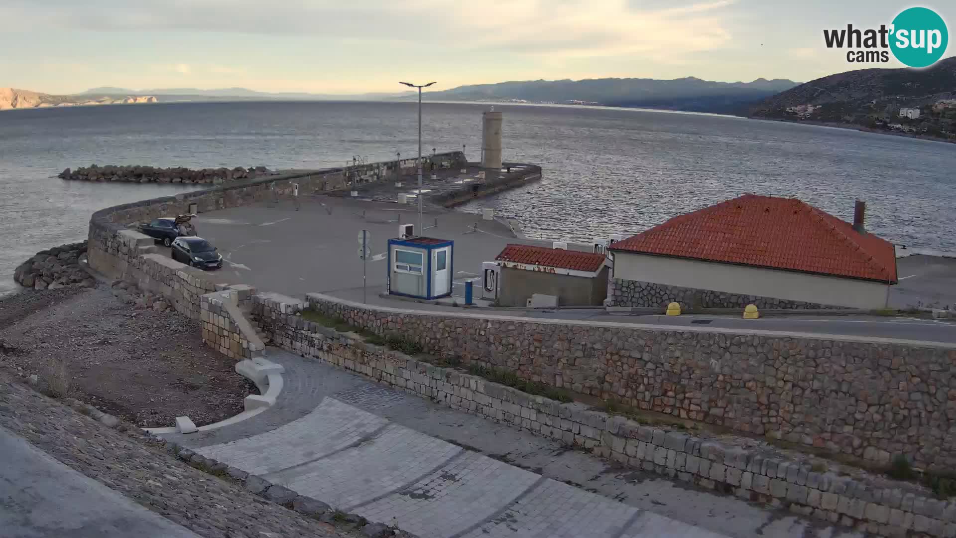Webcam port de Senj – Vue sur la jetée et le phare