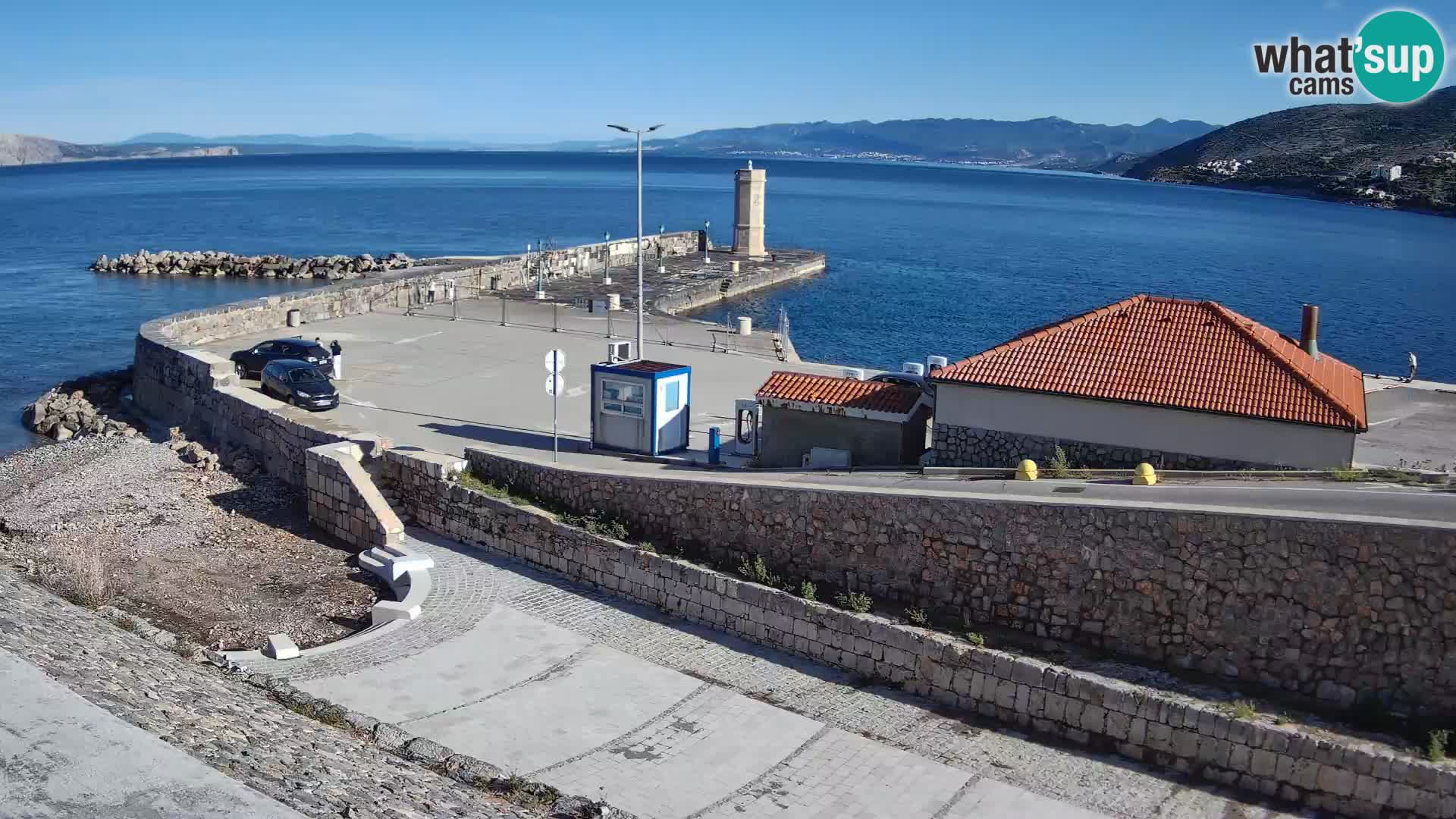 Webcam port de Senj – Vue sur la jetée et le phare
