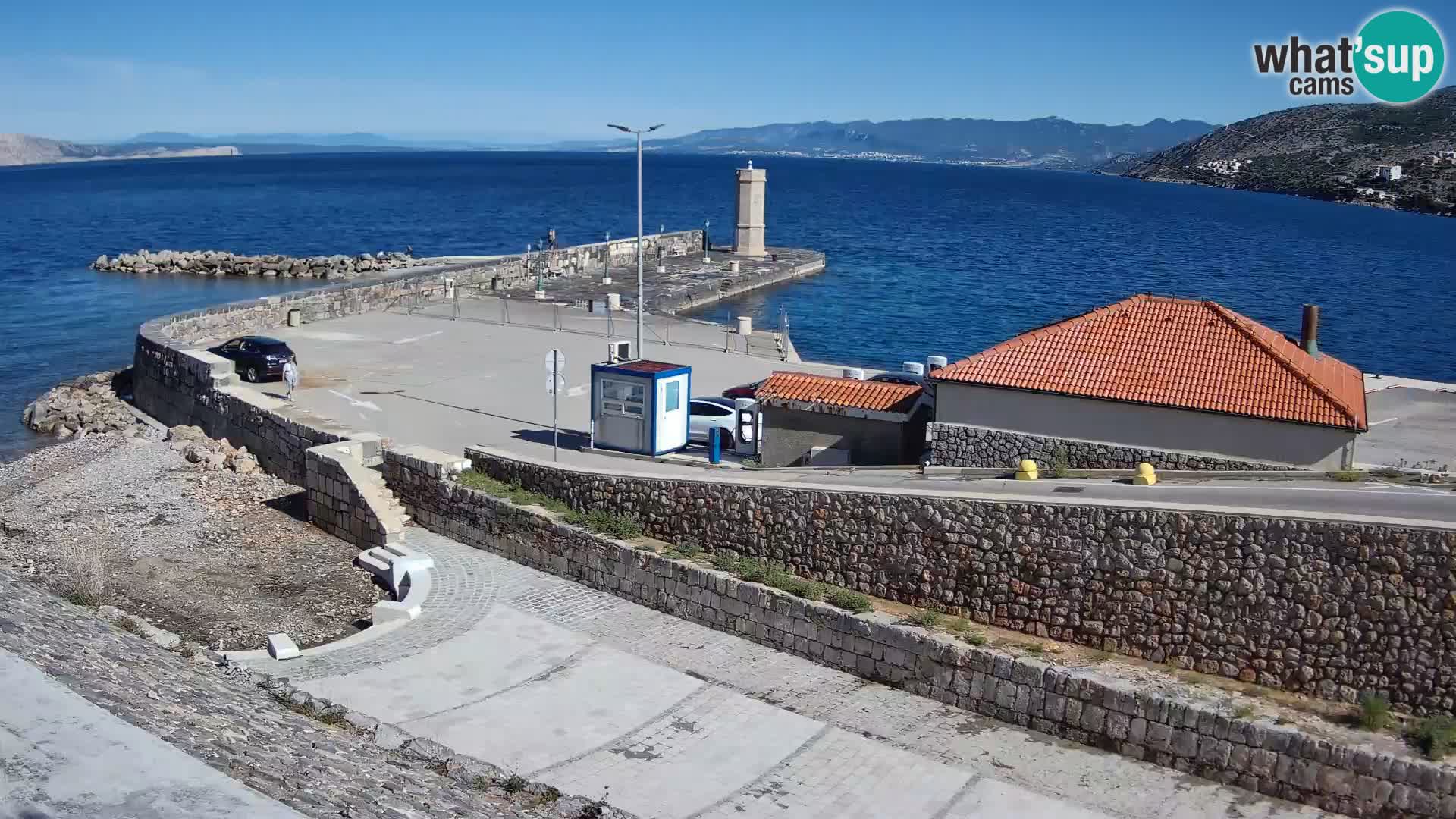 Webcam port de Senj – Vue sur la jetée et le phare