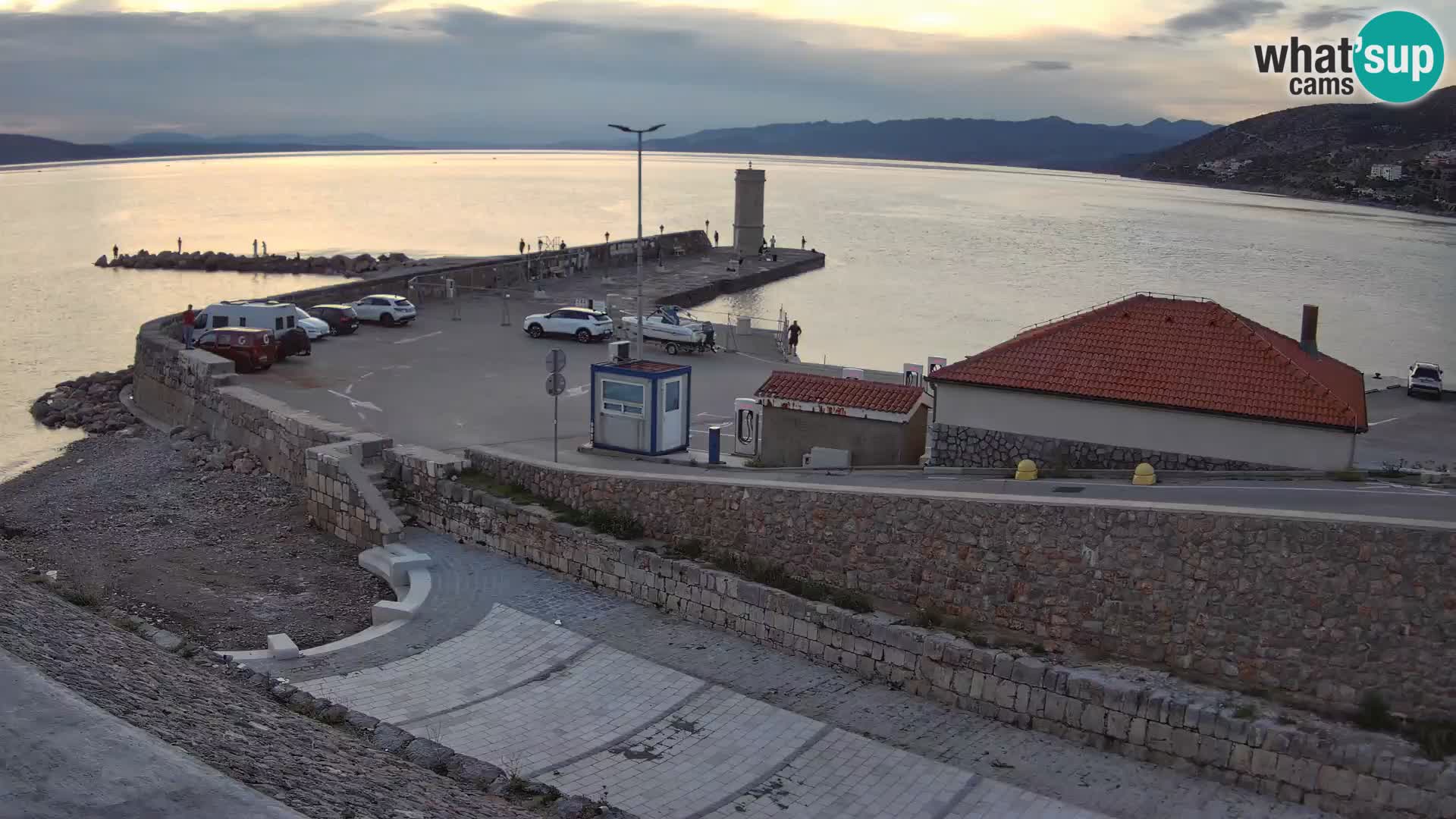 Senj Hafen Webcam – Wellenbrecher & Leuchtturm Liveblick