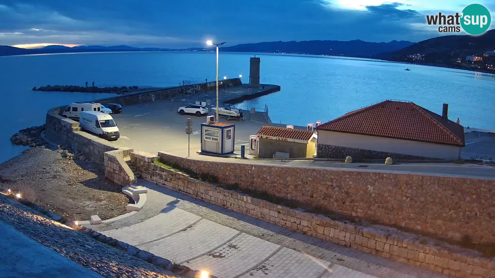Webcam Porto di Segna – Frangiflutti e Faro in diretta