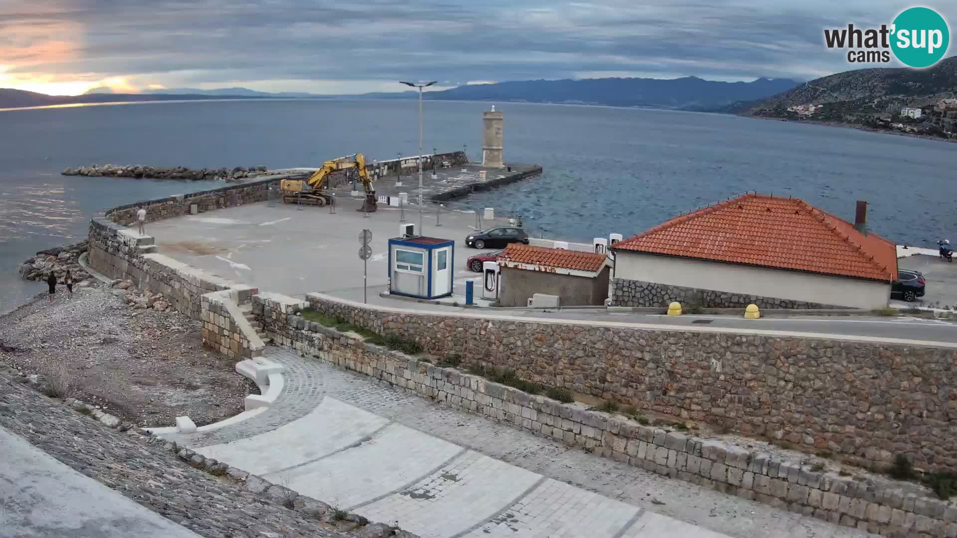 Web kamera Senj luka – Lukobran i svjetionik uživo