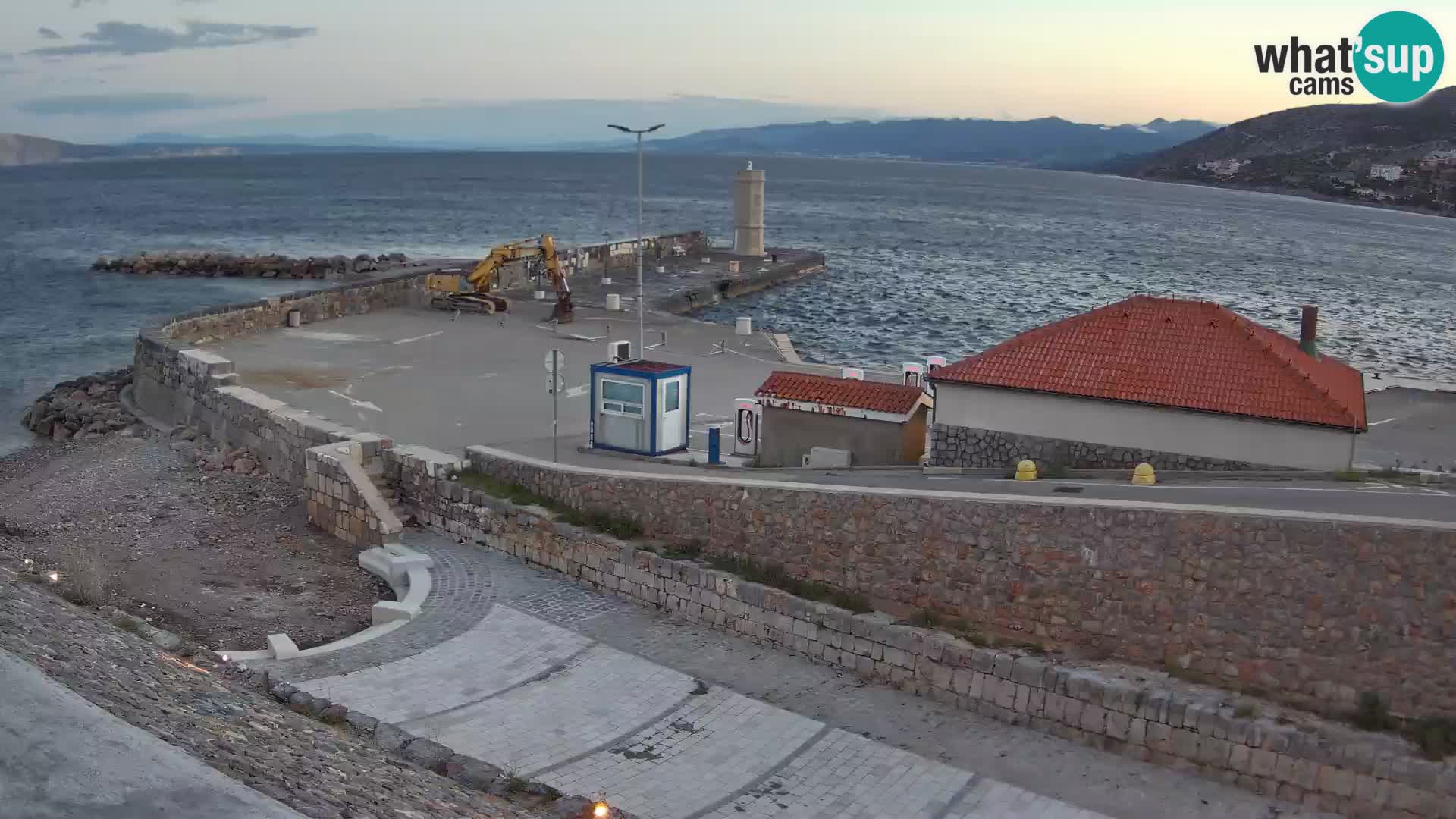 Webcam Porto di Segna – Frangiflutti e Faro in diretta