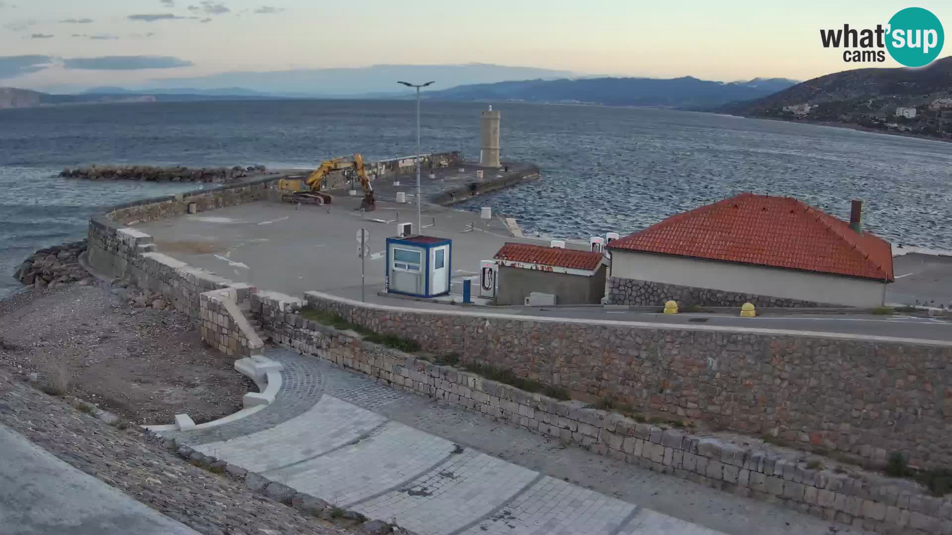 Senj Hafen Webcam – Wellenbrecher & Leuchtturm Liveblick