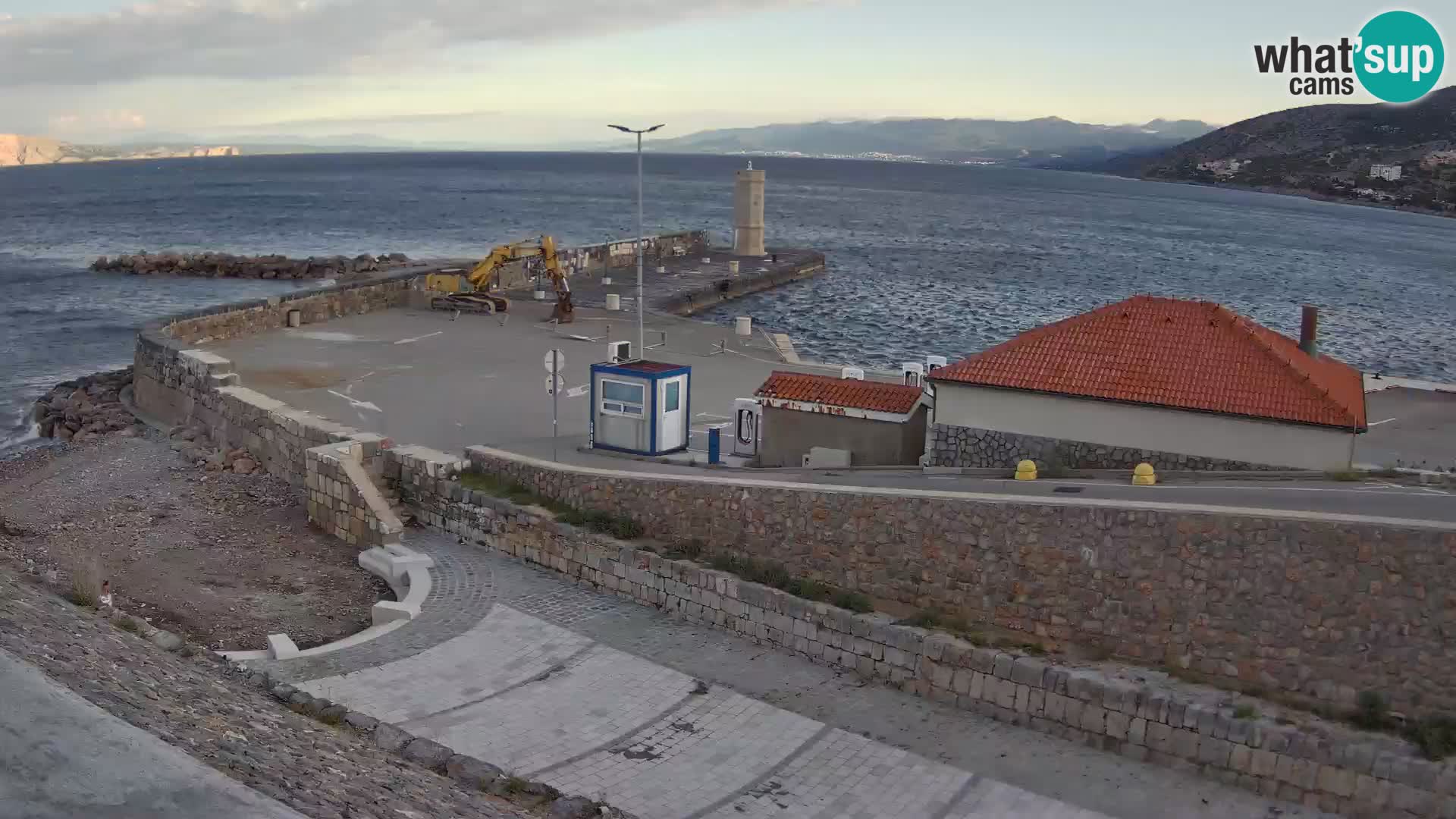 Webcam port de Senj – Vue sur la jetée et le phare