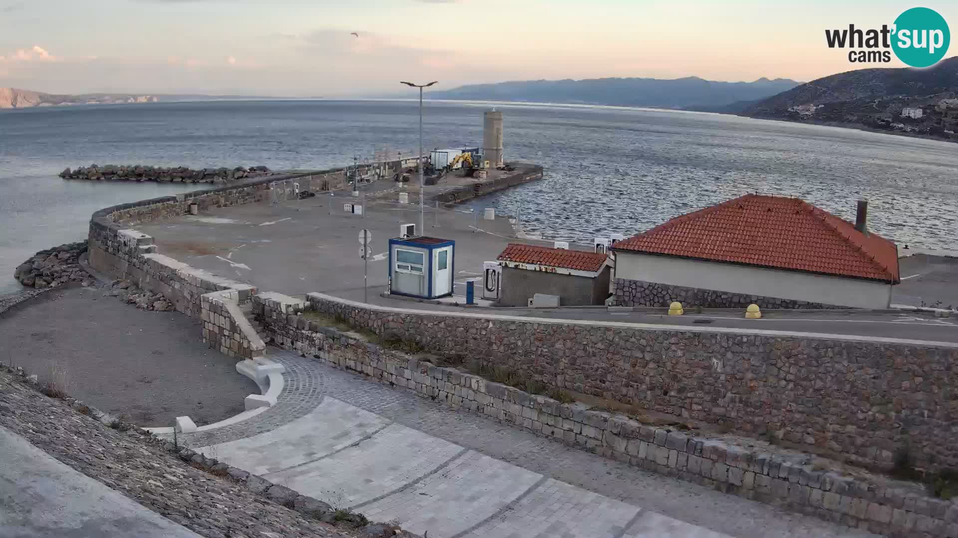 Senj Harbour Webcam – Breakwater & Lighthouse Live View