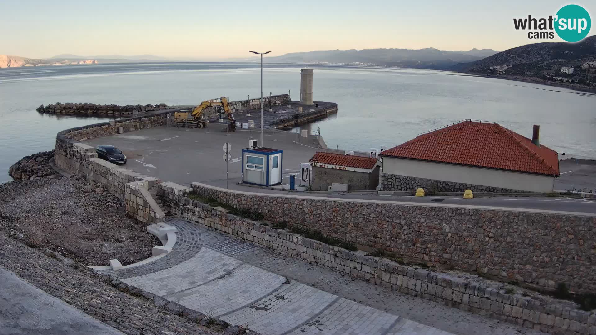 Senj Hafen Webcam – Wellenbrecher & Leuchtturm Liveblick