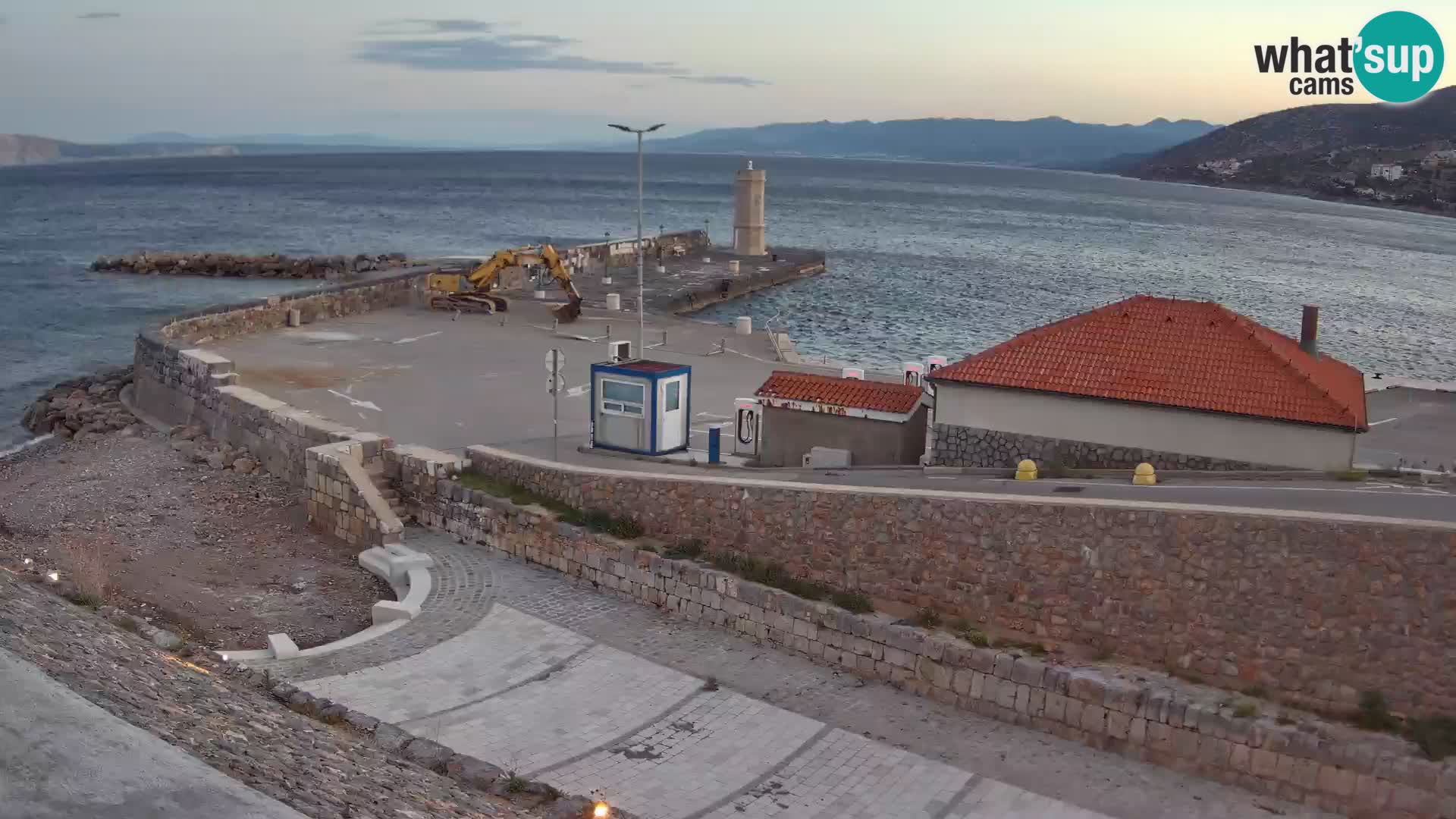 Webcam puerto de Senj – Rompeolas y faro en directo