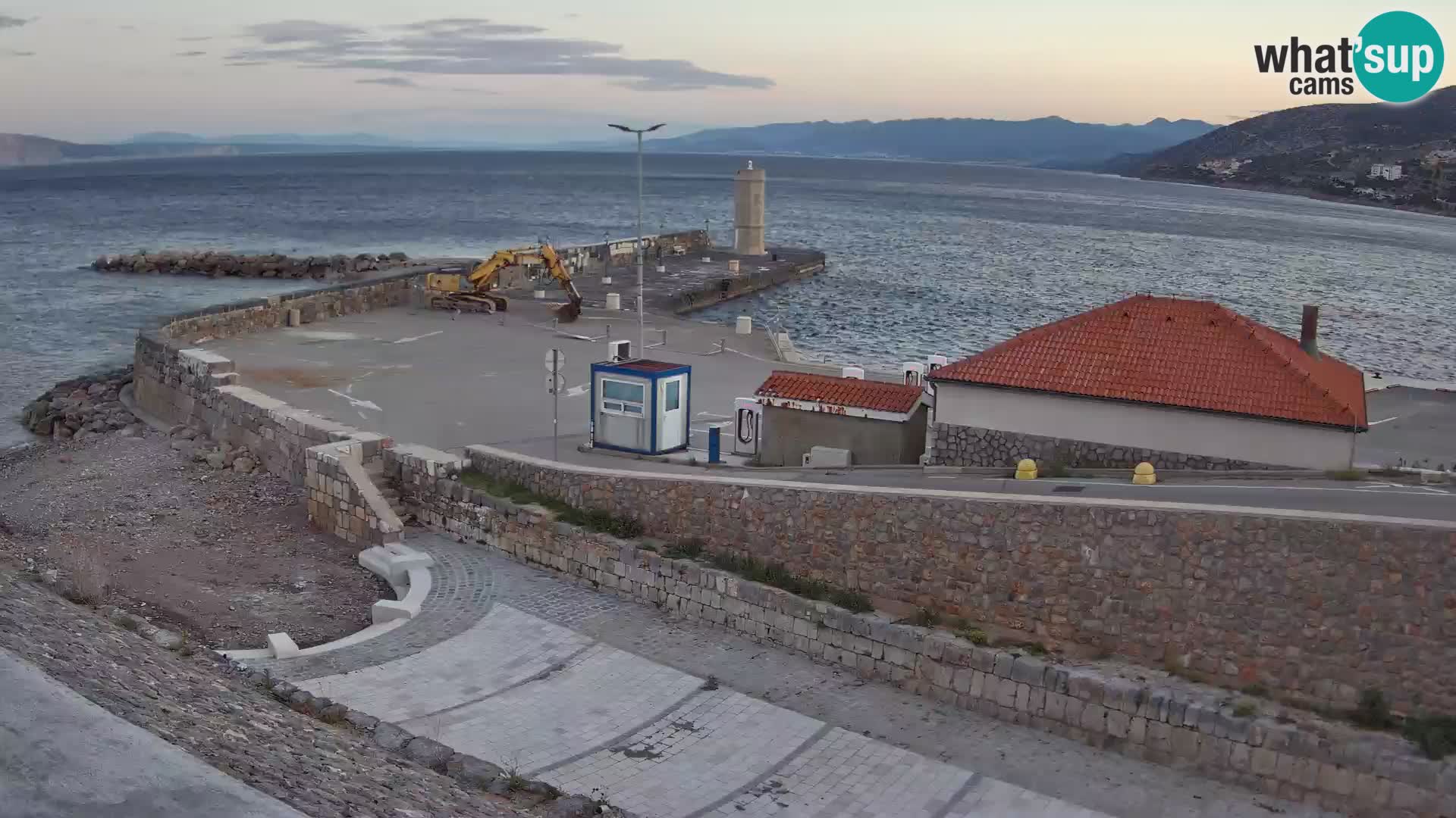 Webcam Porto di Segna – Frangiflutti e Faro in diretta