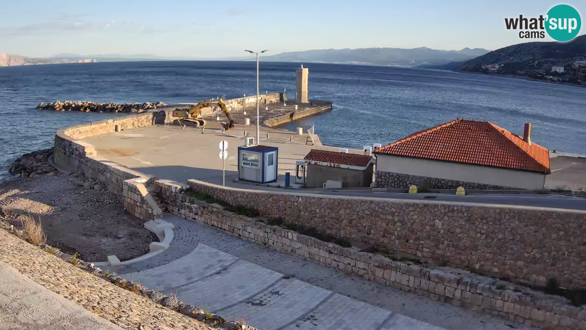 Web kamera Senj luka – Lukobran i svjetionik uživo