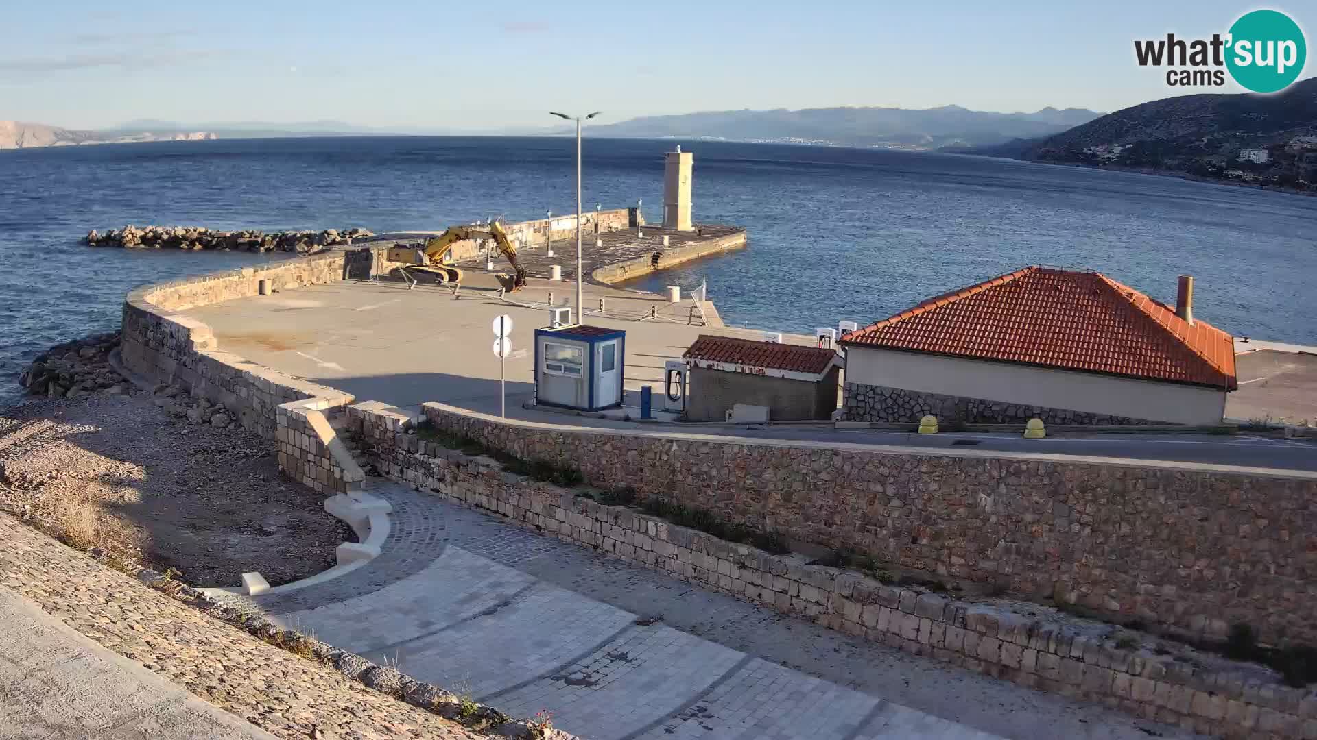 Webcam Porto di Segna – Frangiflutti e Faro in diretta
