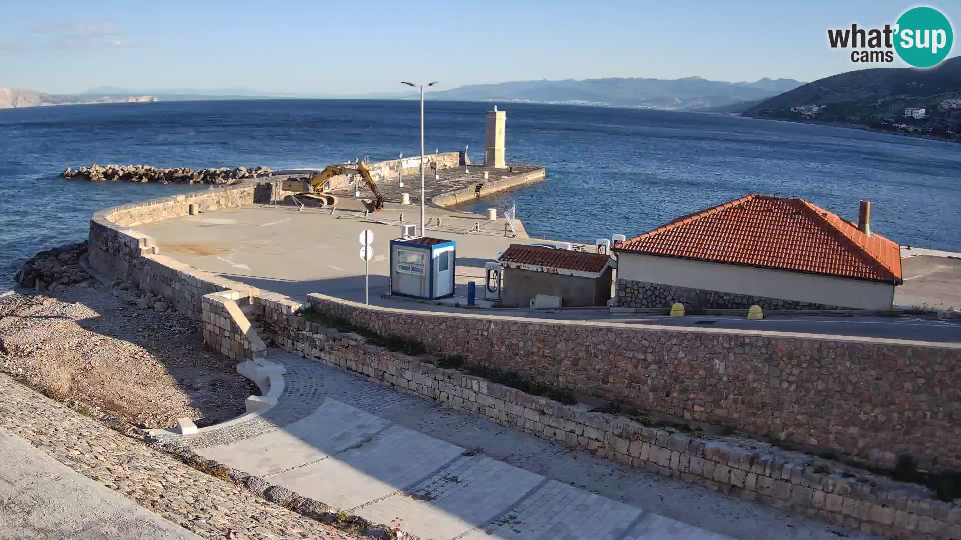 Senj Hafen Webcam – Wellenbrecher & Leuchtturm Liveblick