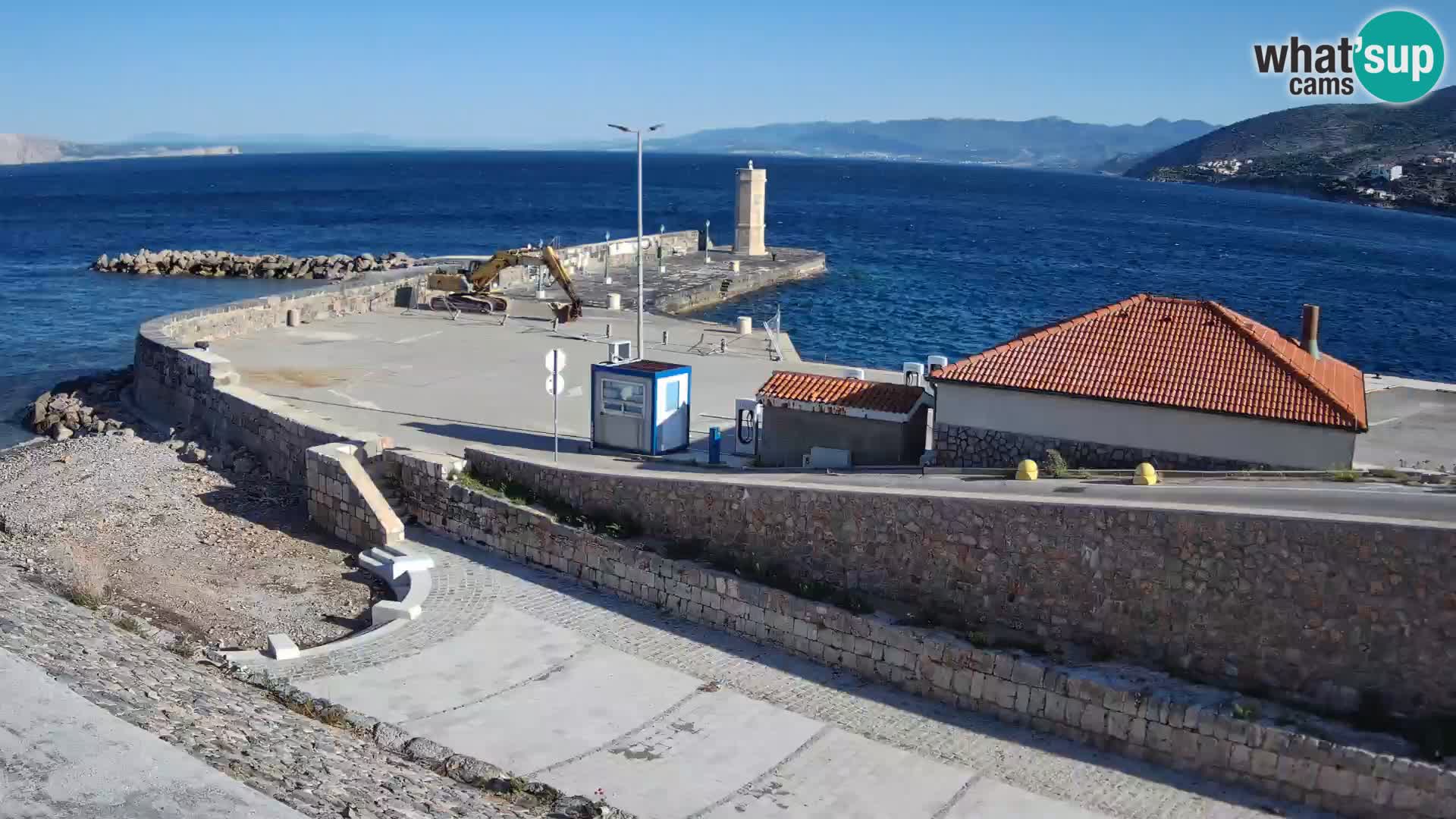 Web kamera Senj luka – Lukobran i svjetionik uživo