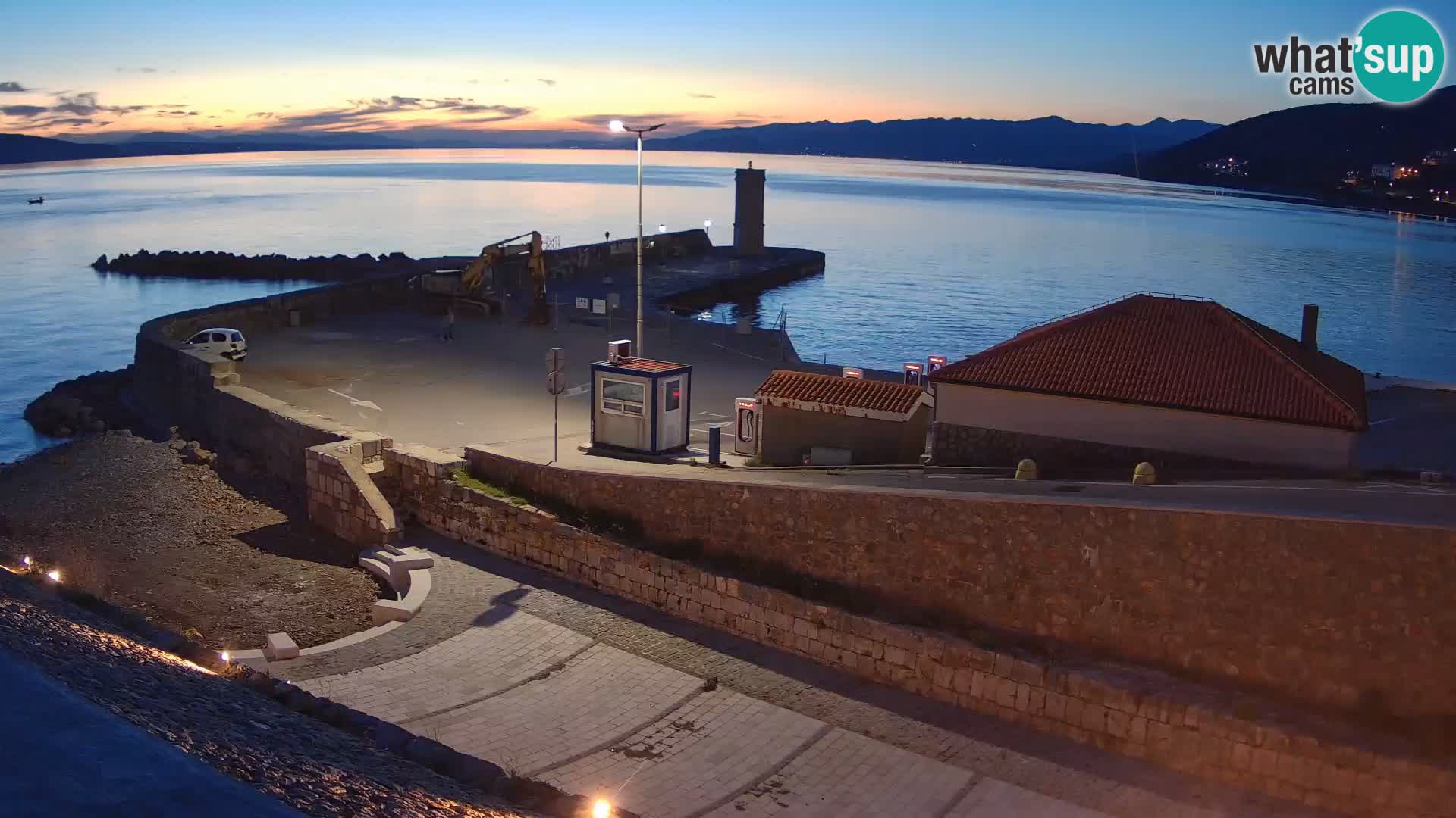 Web kamera Senj luka – Lukobran i svjetionik uživo