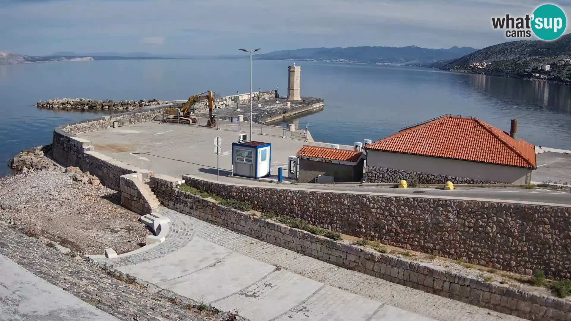 Web kamera Senj luka – Lukobran i svjetionik uživo