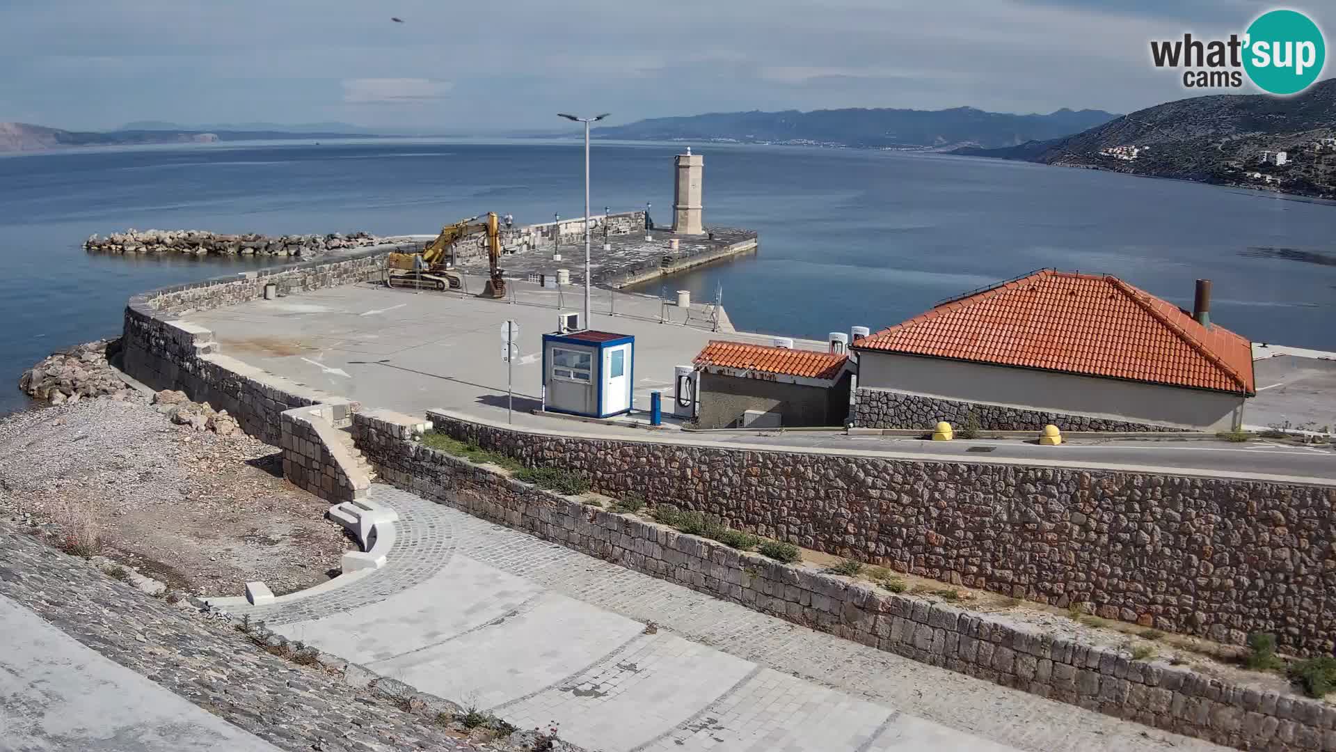 Webcam port de Senj – Vue sur la jetée et le phare