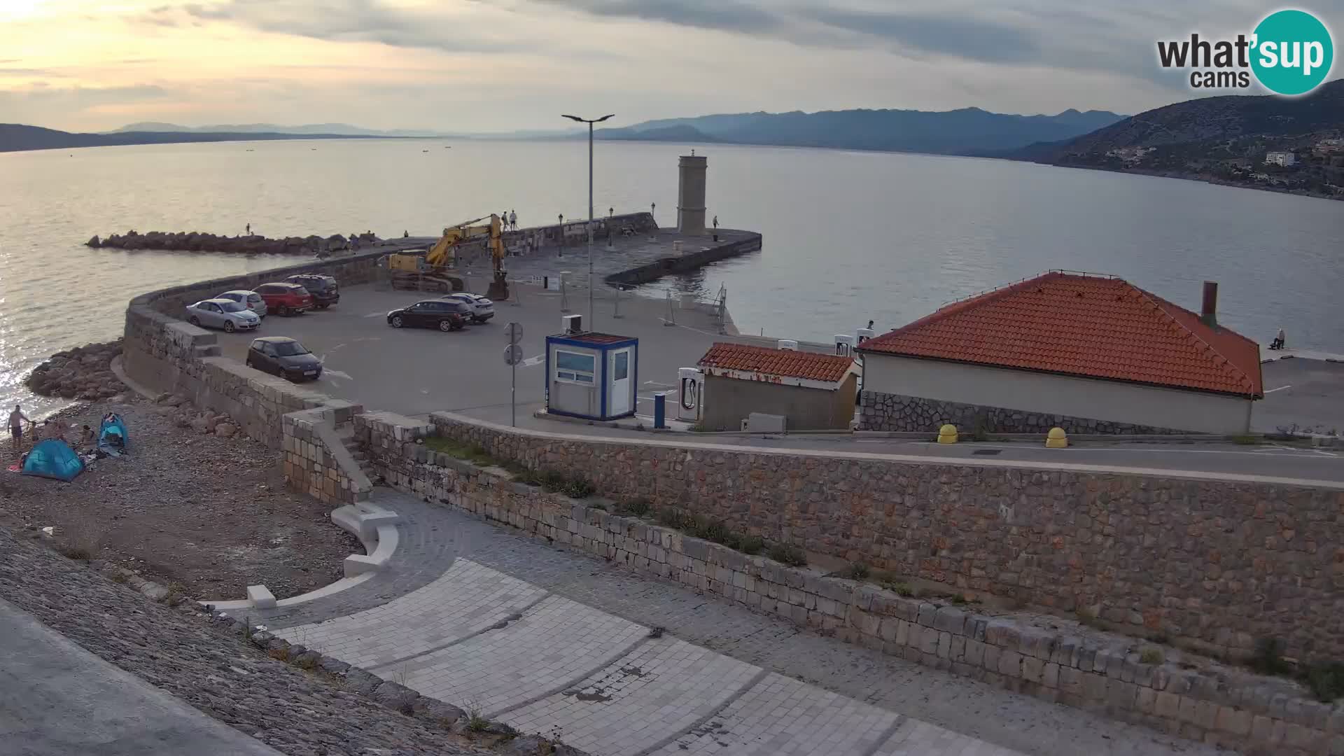Senj Hafen Webcam – Wellenbrecher & Leuchtturm Liveblick