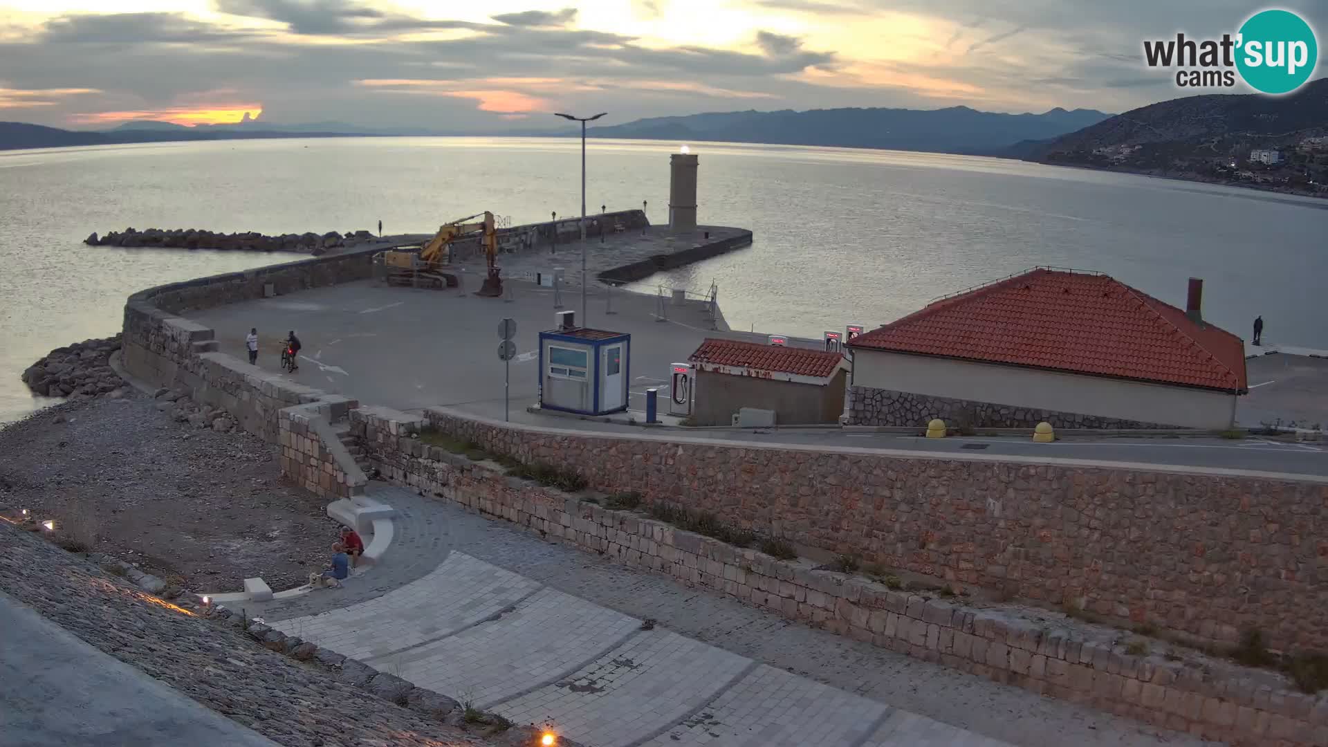 Senj Hafen Webcam – Wellenbrecher & Leuchtturm Liveblick
