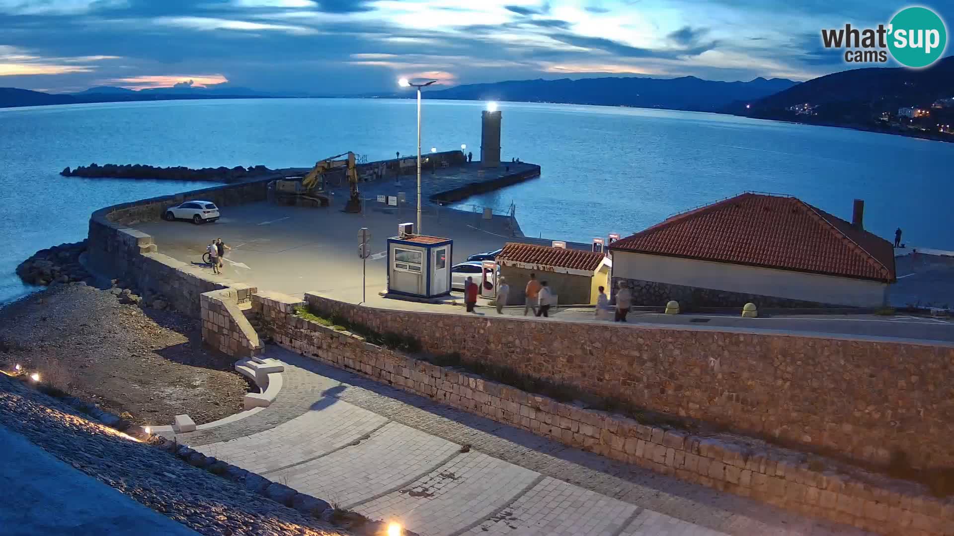 Webcam port de Senj – Vue sur la jetée et le phare