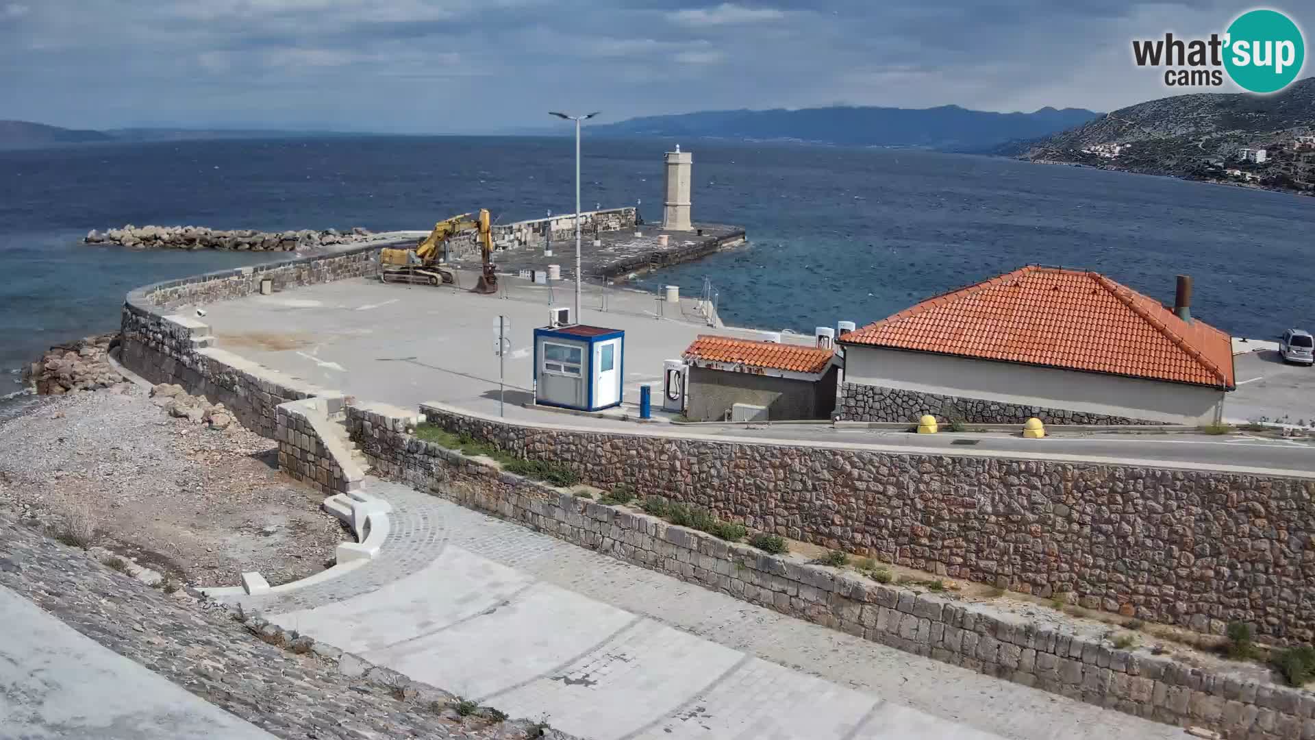 Web kamera Senj luka – Lukobran i svjetionik uživo