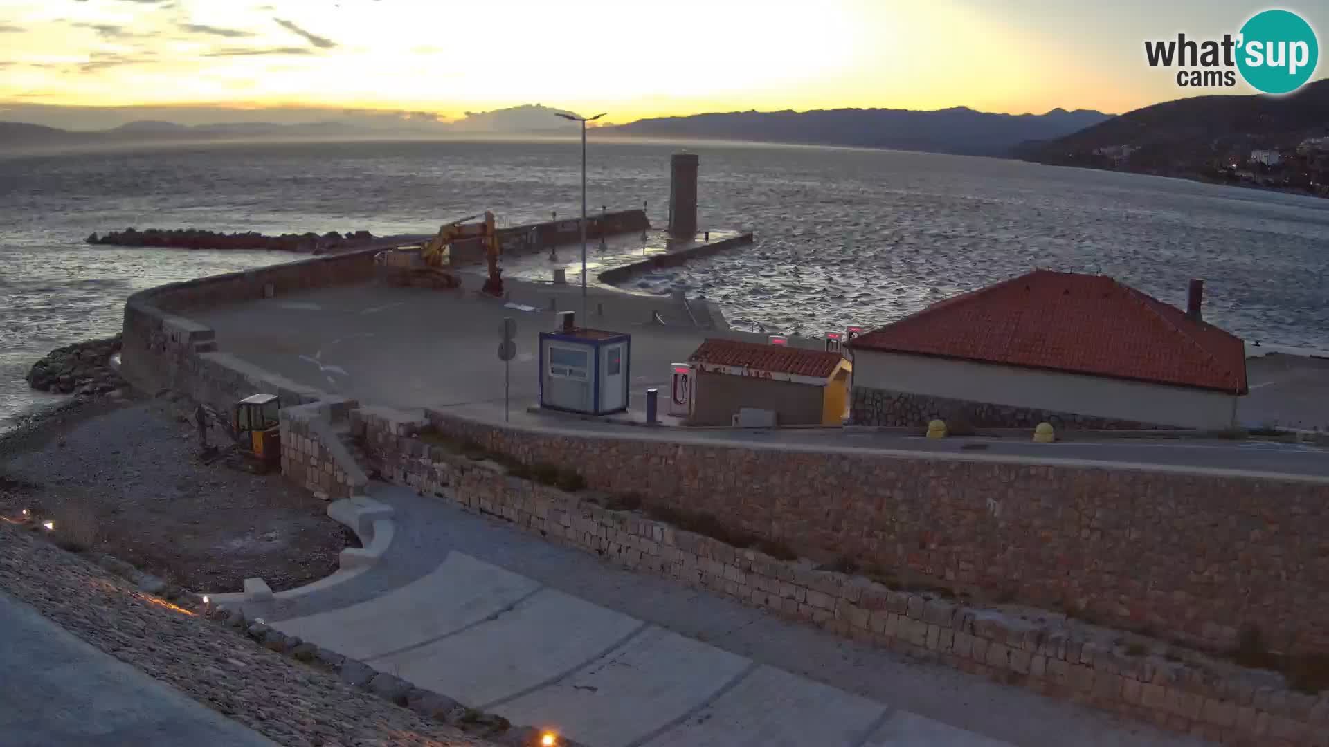 Webcam port de Senj – Vue sur la jetée et le phare