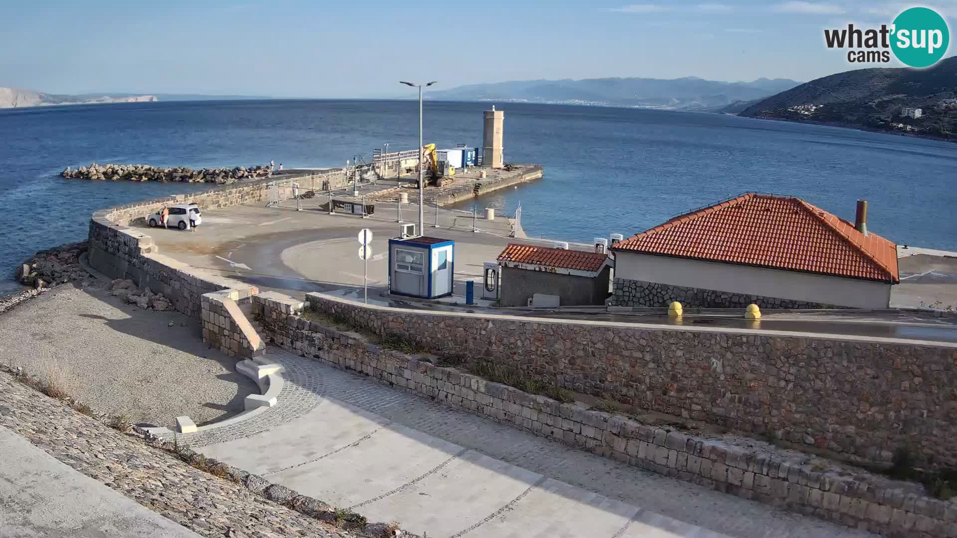 Webcam port de Senj – Vue sur la jetée et le phare