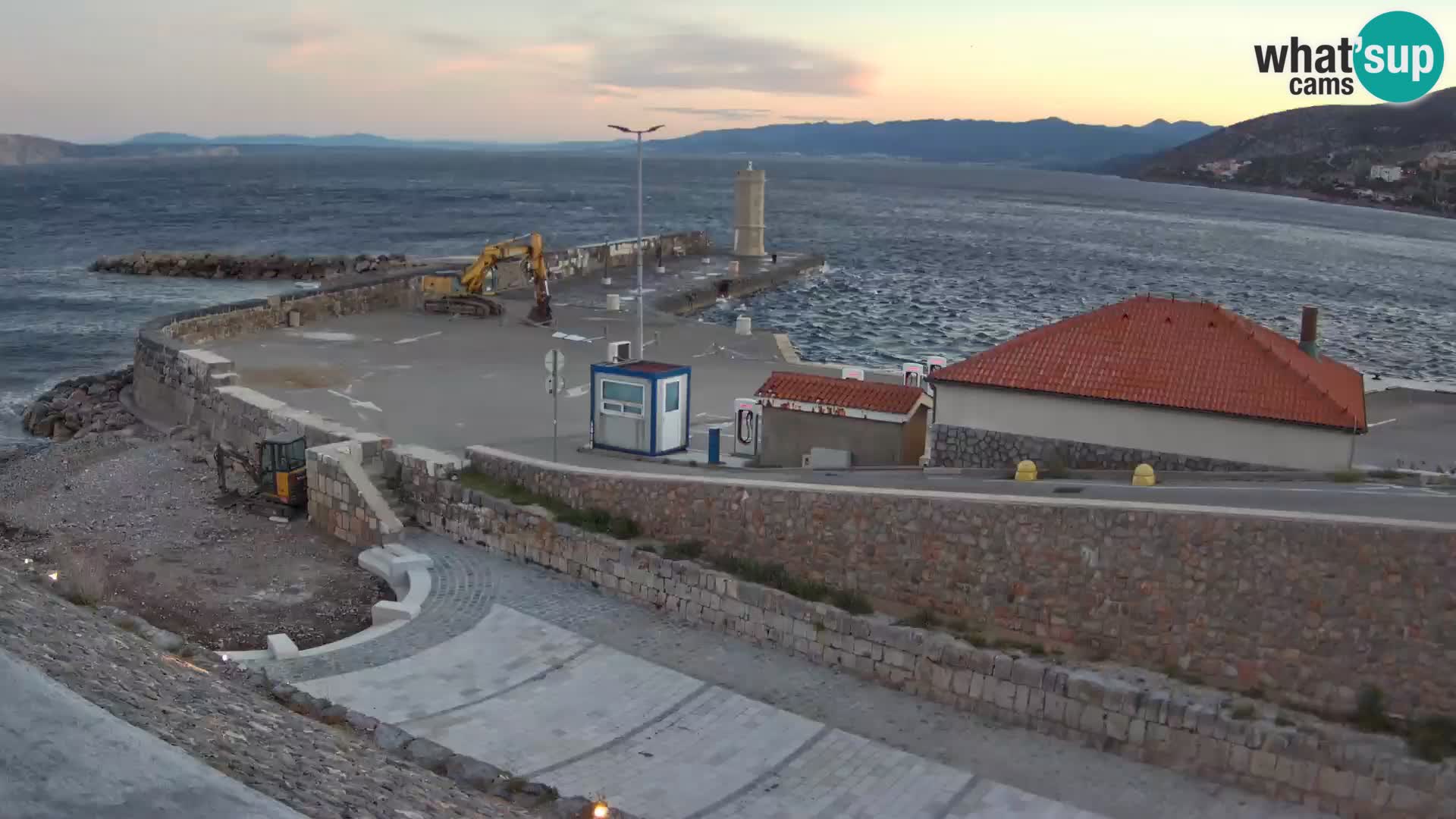 Senj Hafen Webcam – Wellenbrecher & Leuchtturm Liveblick