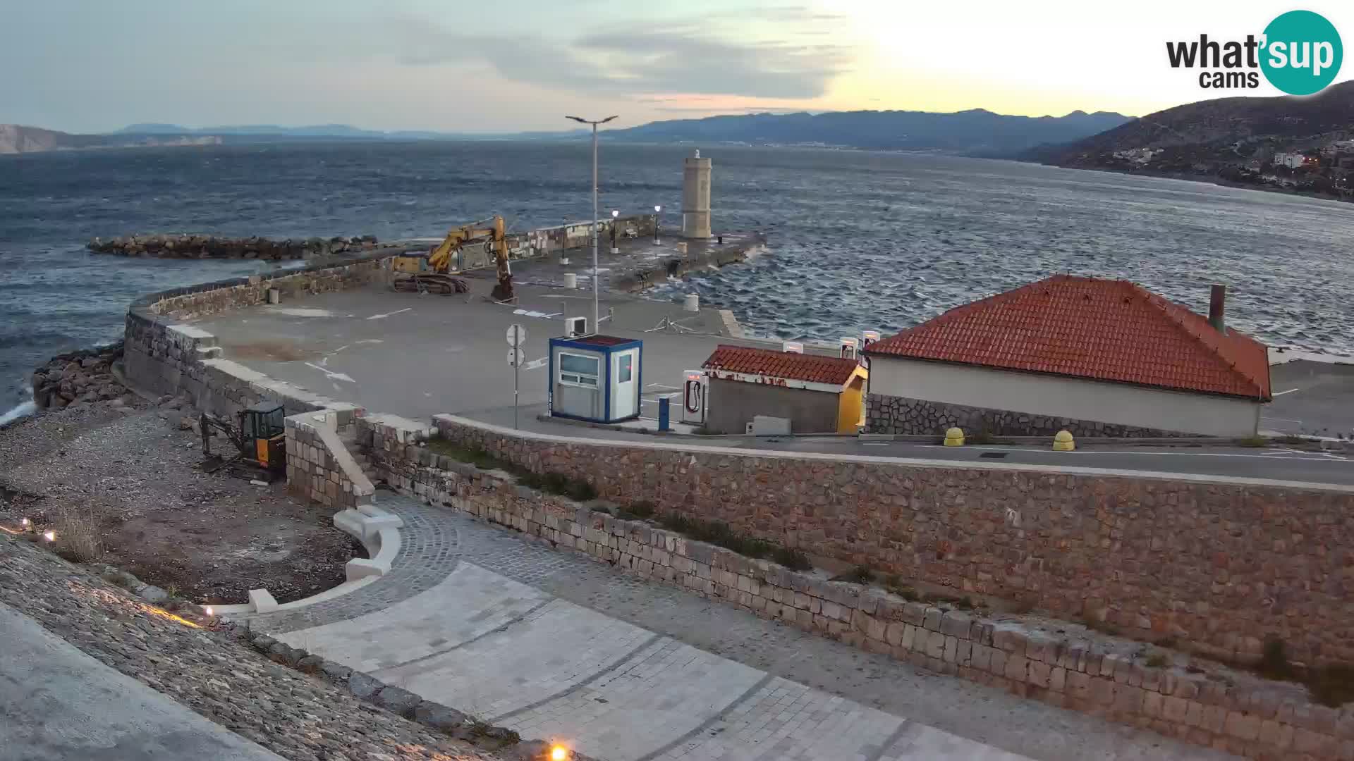 Webcam port de Senj – Vue sur la jetée et le phare
