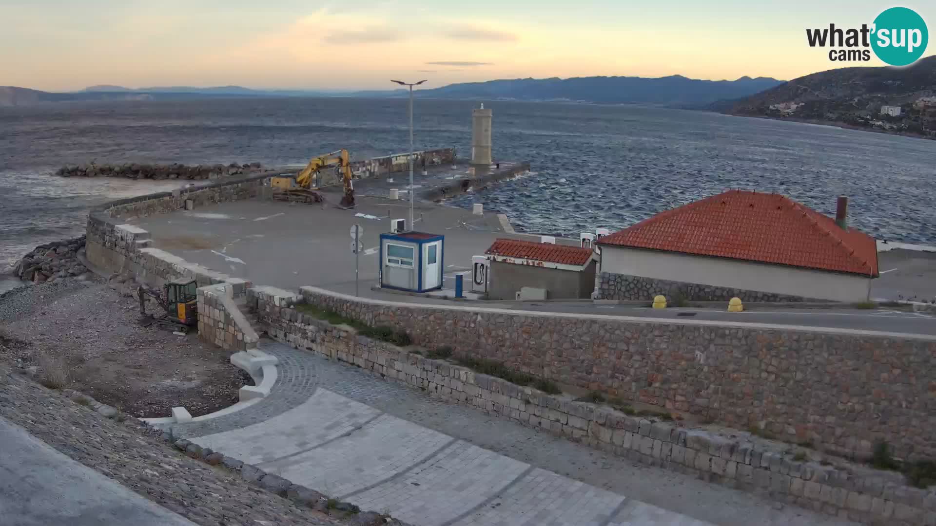 Senj Hafen Webcam – Wellenbrecher & Leuchtturm Liveblick