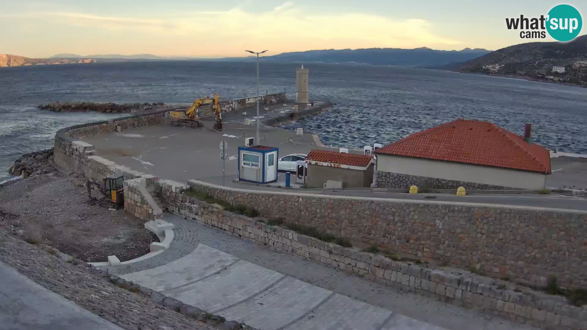 Webcam Porto di Segna – Frangiflutti e Faro in diretta
