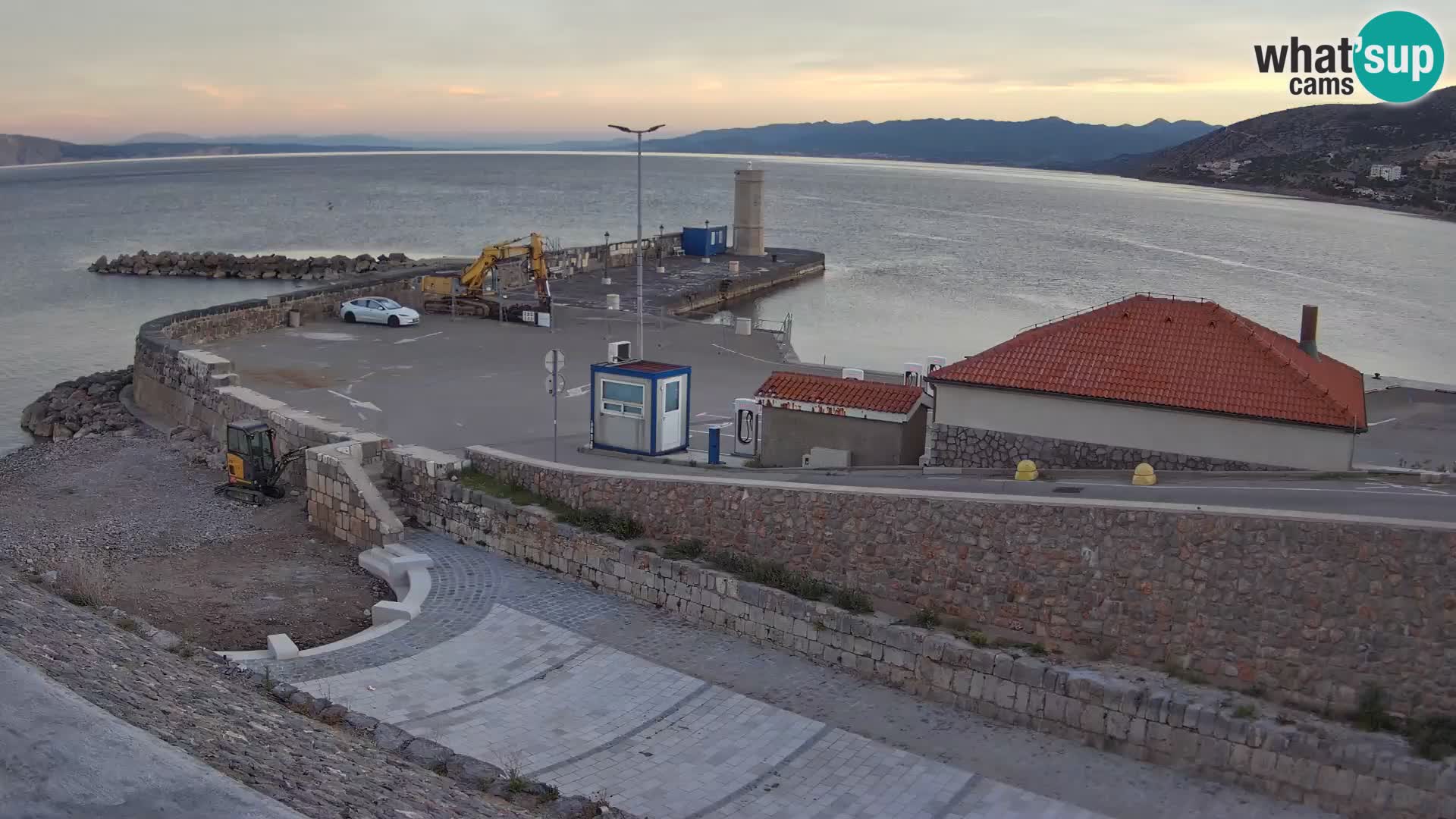 Webcam puerto de Senj – Rompeolas y faro en directo