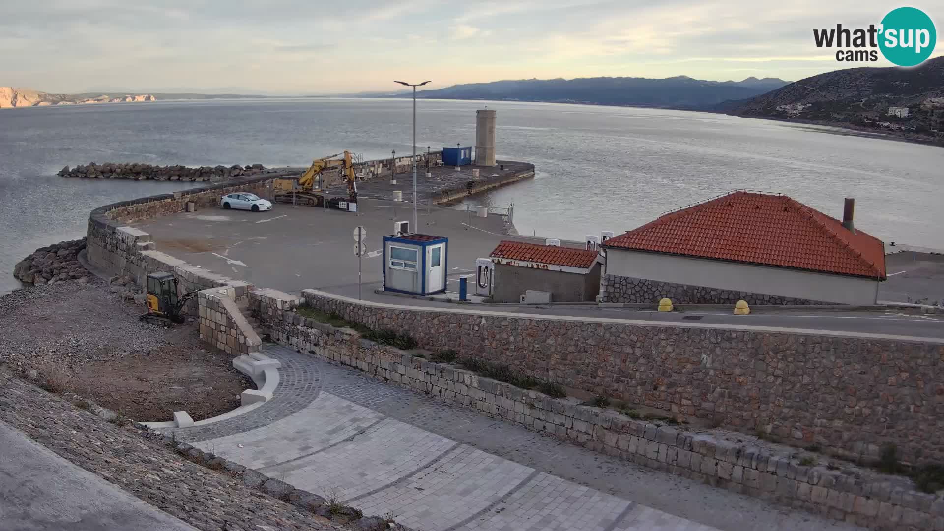 Webcam puerto de Senj – Rompeolas y faro en directo