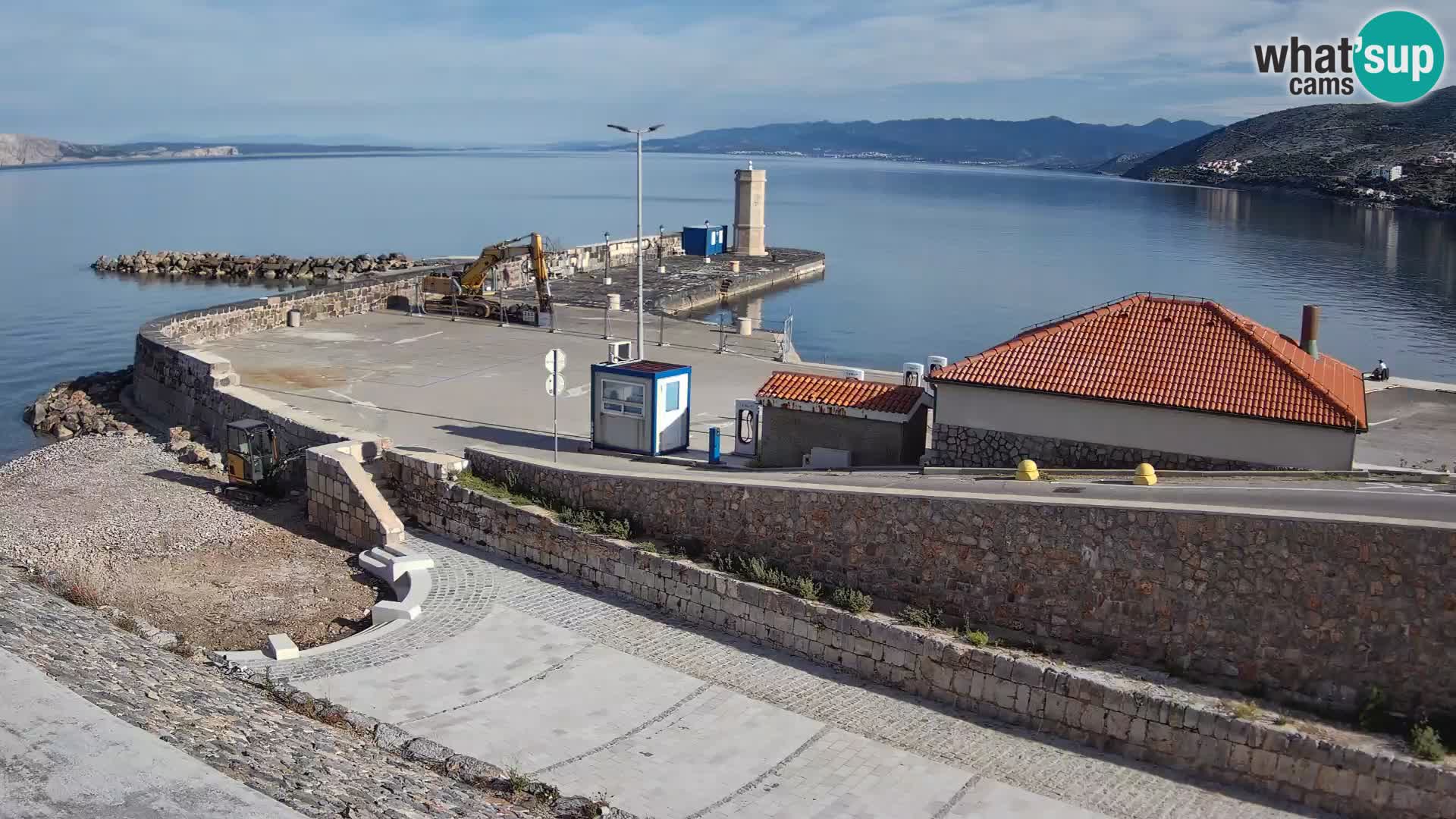 Webcam port de Senj – Vue sur la jetée et le phare