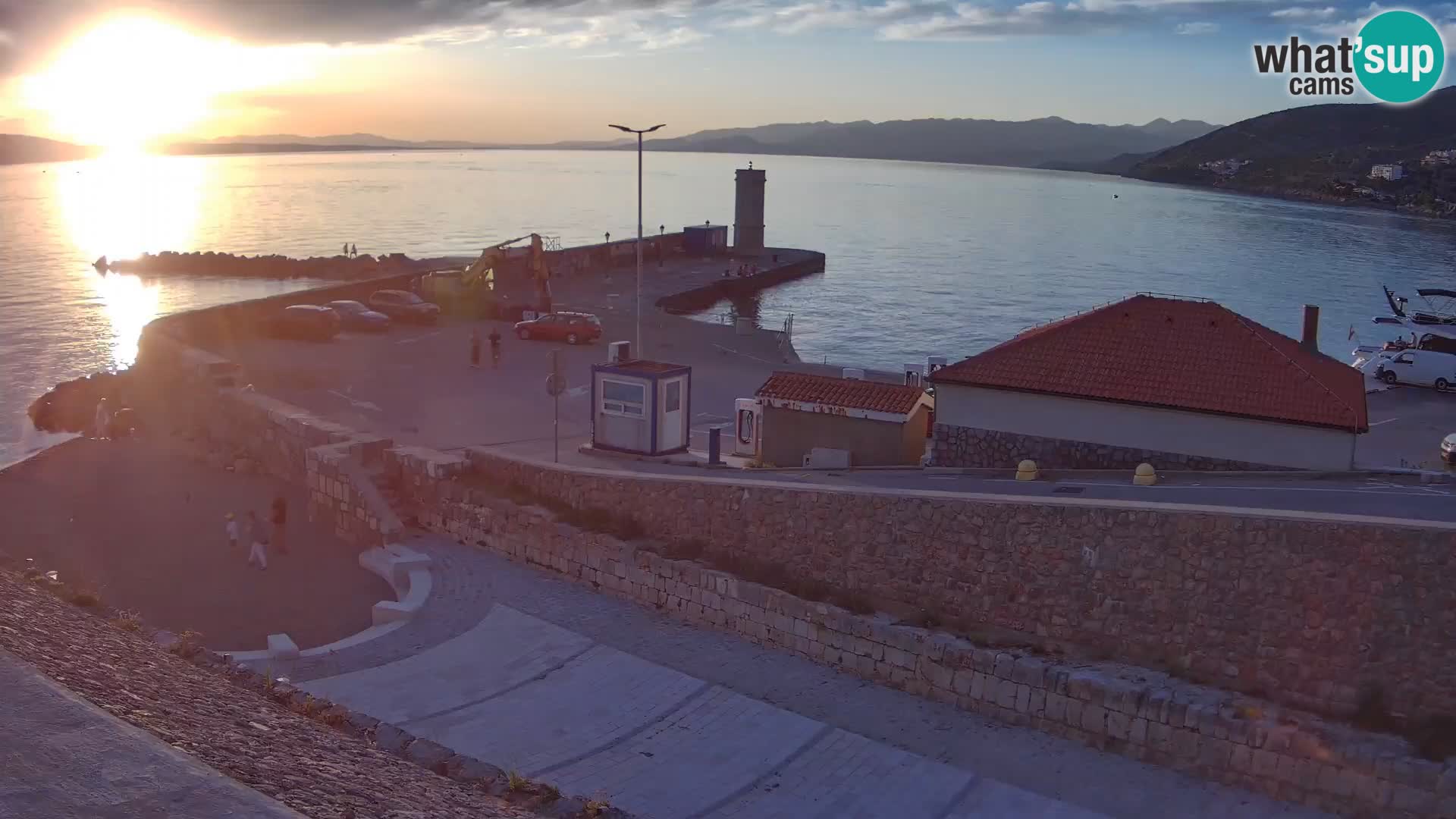 Senj Hafen Webcam – Wellenbrecher & Leuchtturm Liveblick