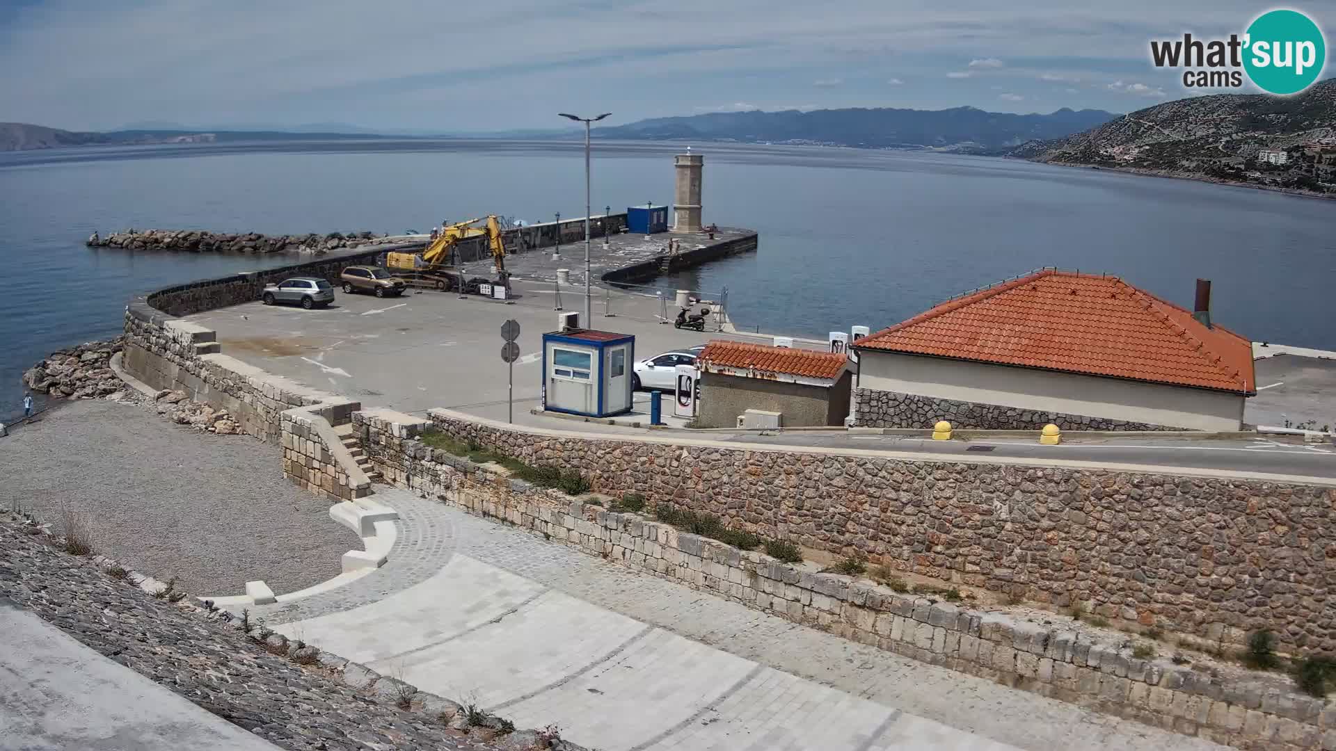 Webcam port de Senj – Vue sur la jetée et le phare