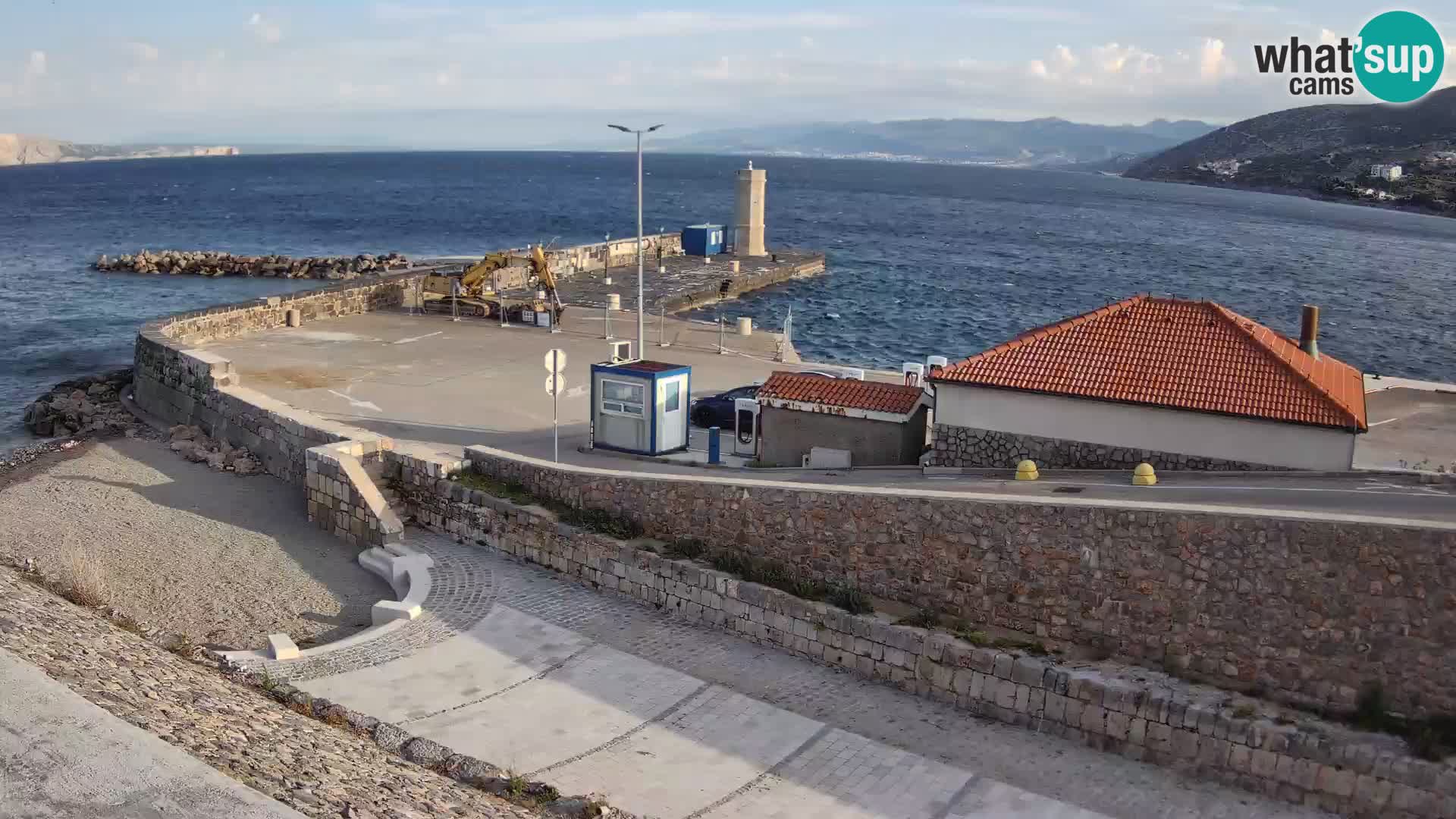 Senj Hafen Webcam – Wellenbrecher & Leuchtturm Liveblick