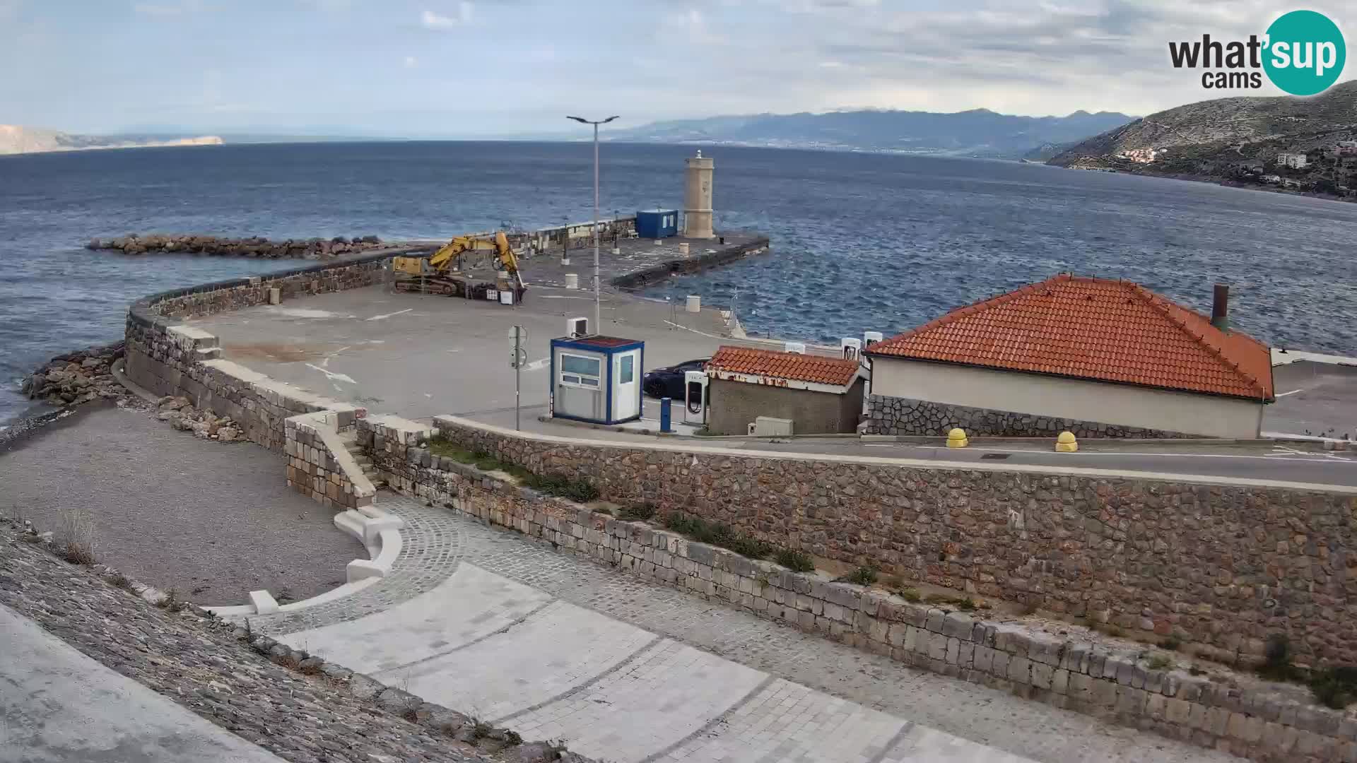 Web kamera Senj luka – Lukobran i svjetionik uživo