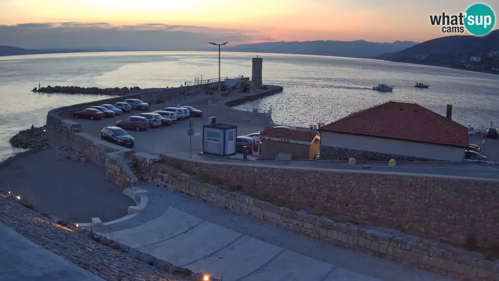 Webcam port de Senj – Vue sur la jetée et le phare